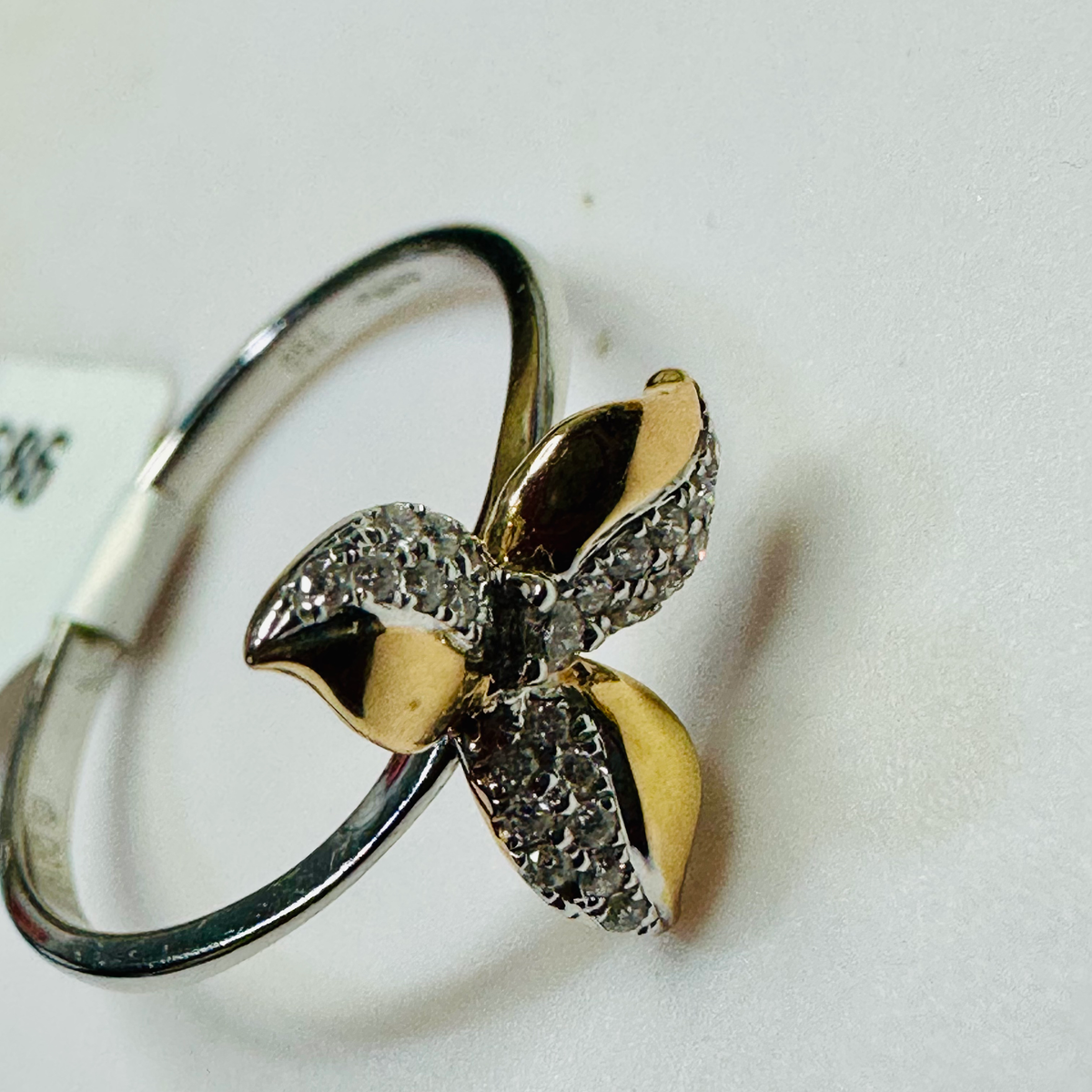NEW 9ct Floral ring with Diamond Accents Size O image 5