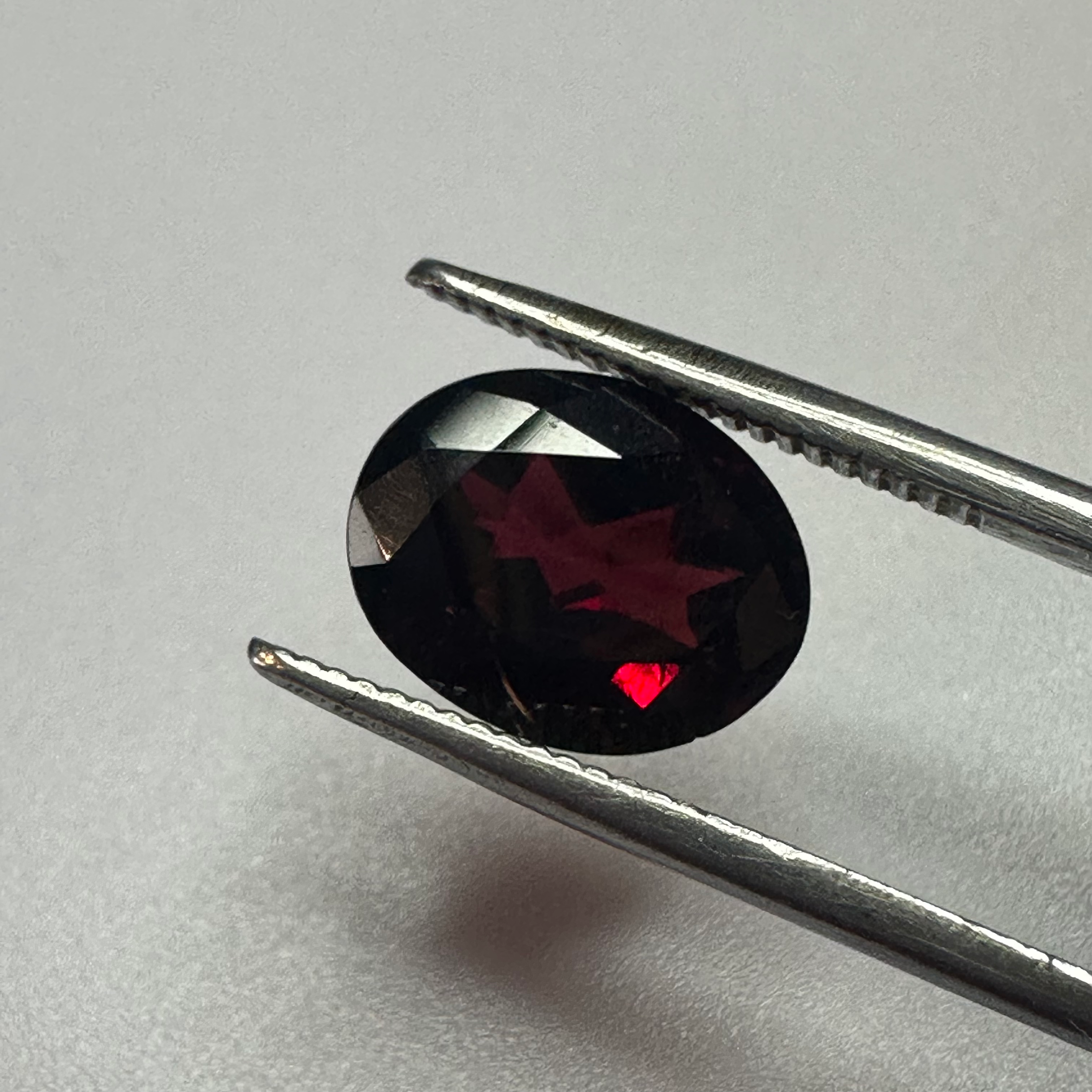GARNET OVAL 10MMX8MM   3.03CTS image 2