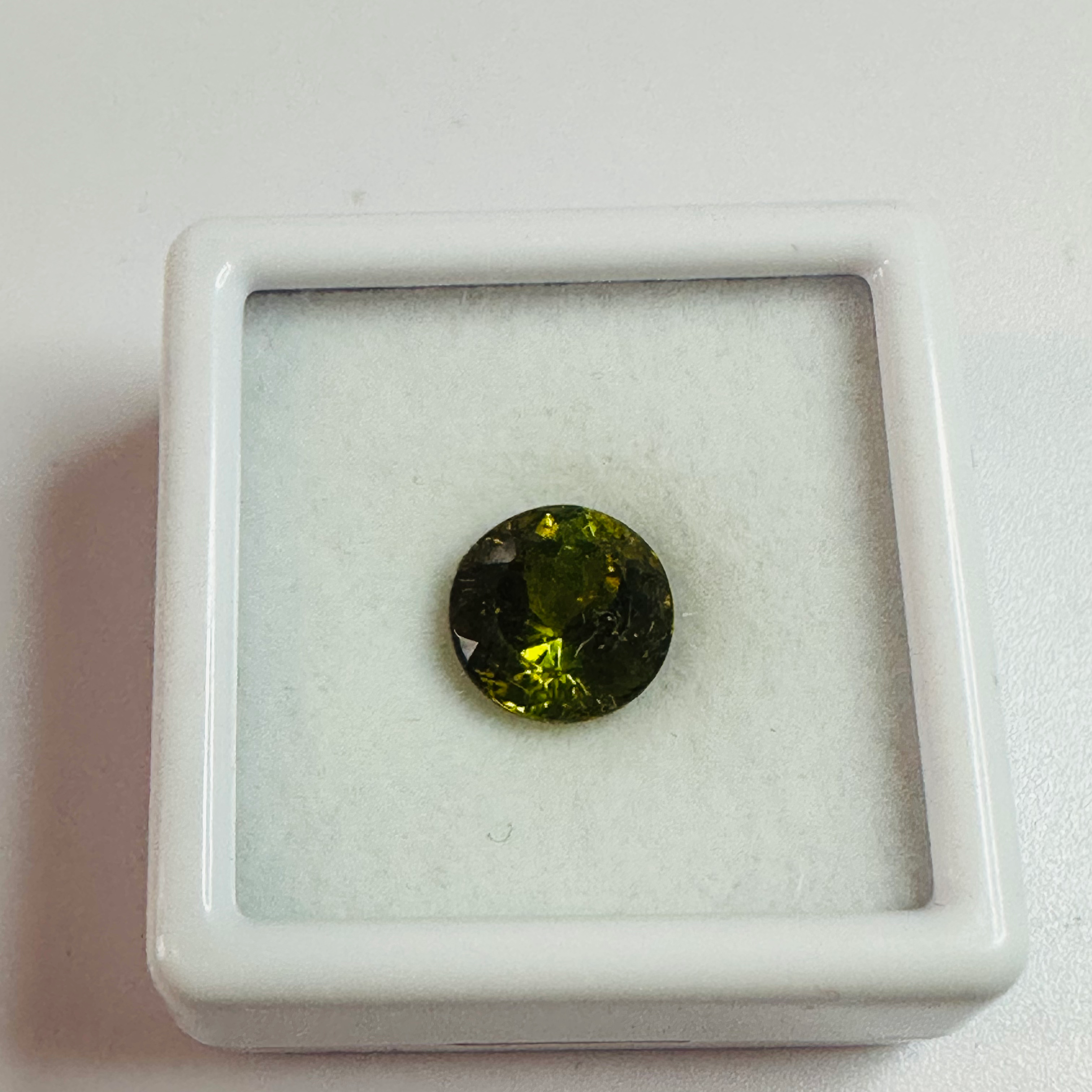 TOURMALINE BI COLOUR ROUND 8MM  2.32CTS image 3