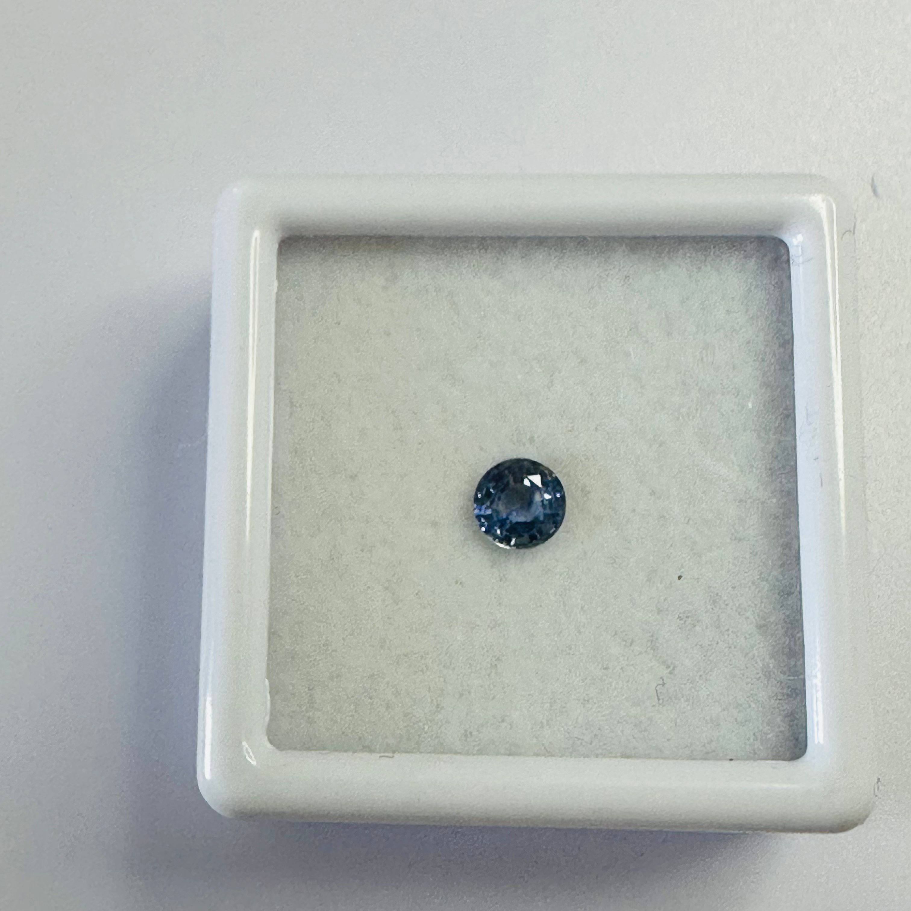 BLUE SAPPHIRE ROUNDL 4MM 0.36CTS image 1
