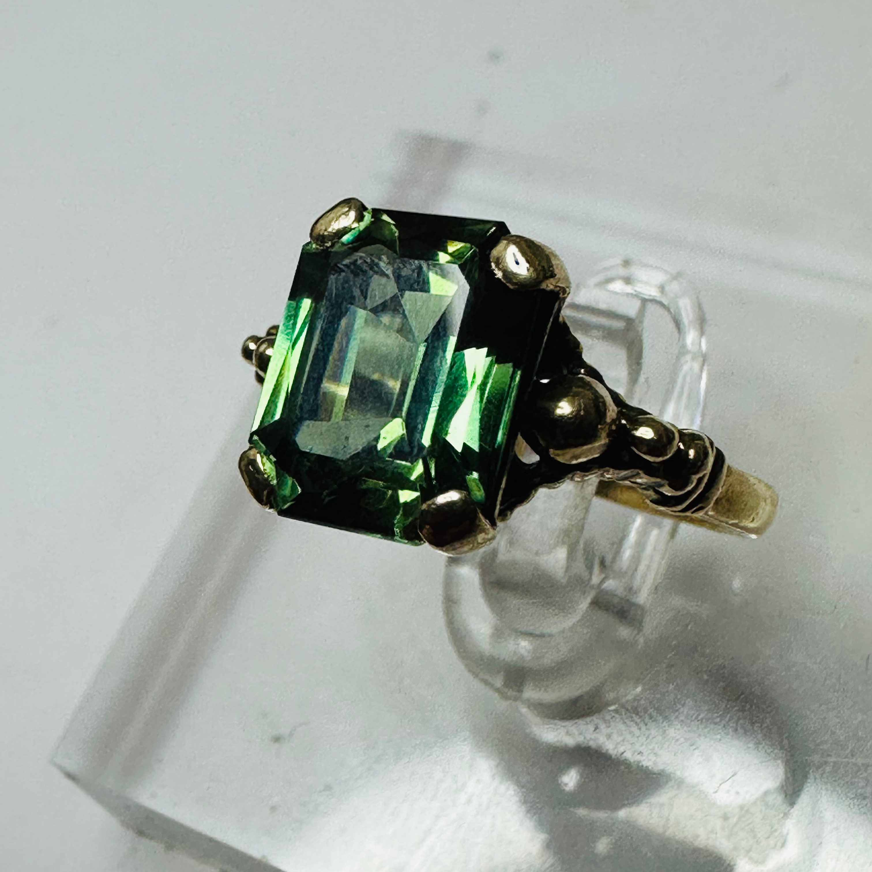 Vintage 9ct yellow gold Syntetic Spinel ring size N image 4