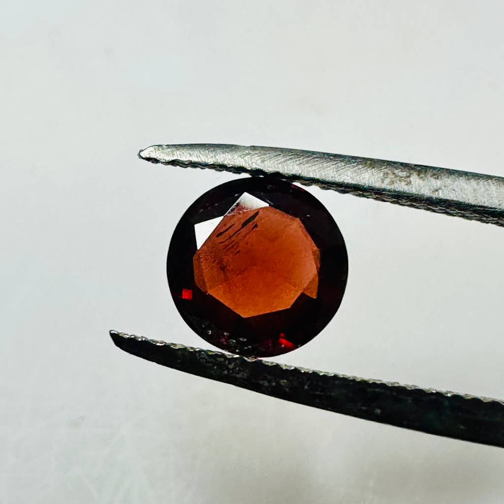 GARNET ROUND 6.5MM  1.12CTS image 0