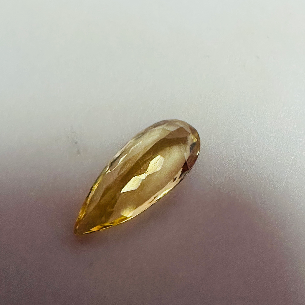 Yellow Topaz long drop 10.1x4.1mm 0.95cts image 2