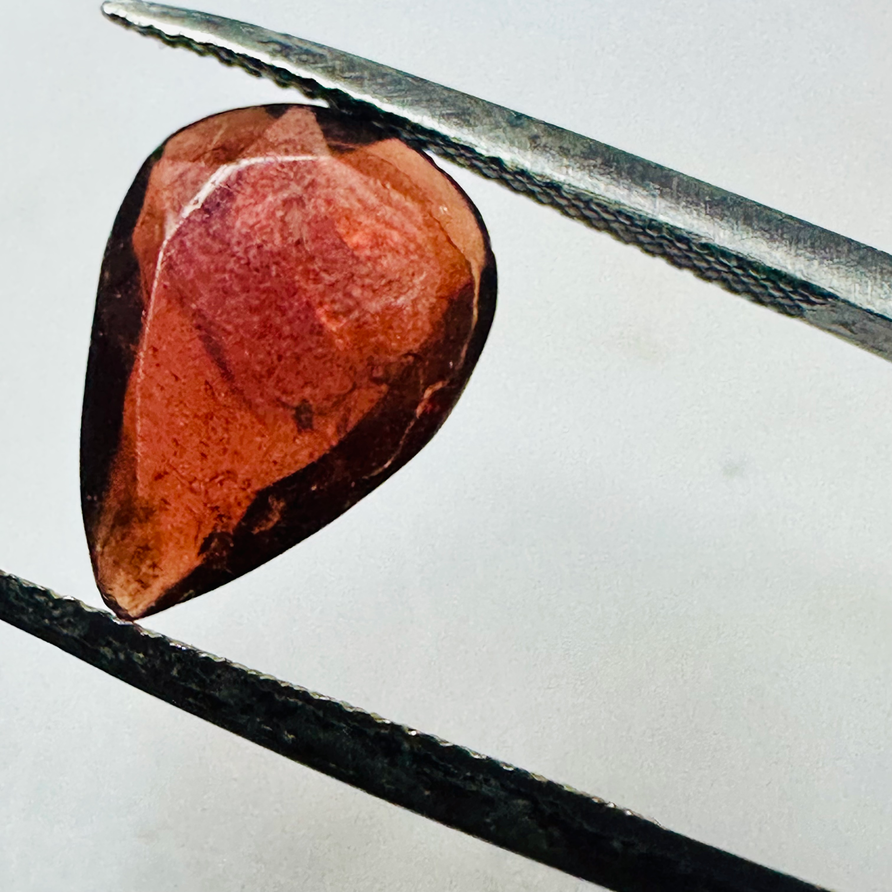 GARNET PEAR 11.9MMX9MM  3.29CTS  DEEP RED image 0