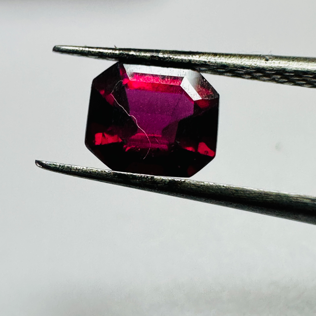 GARNET  RECTANGLE  5.5MMX 4.8MM 0.80CTS RED image 8