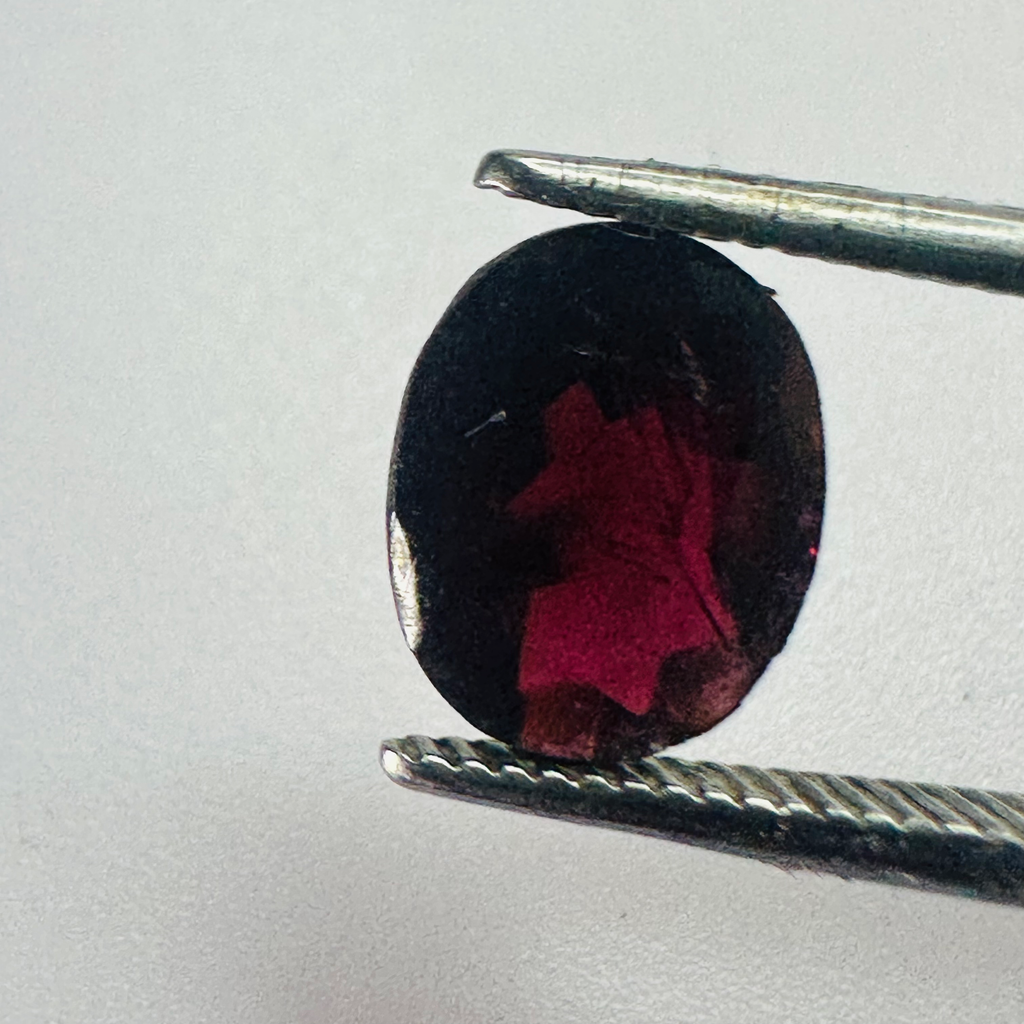 GARNET OVAL 9MMX7MM 2.14CTS image 3