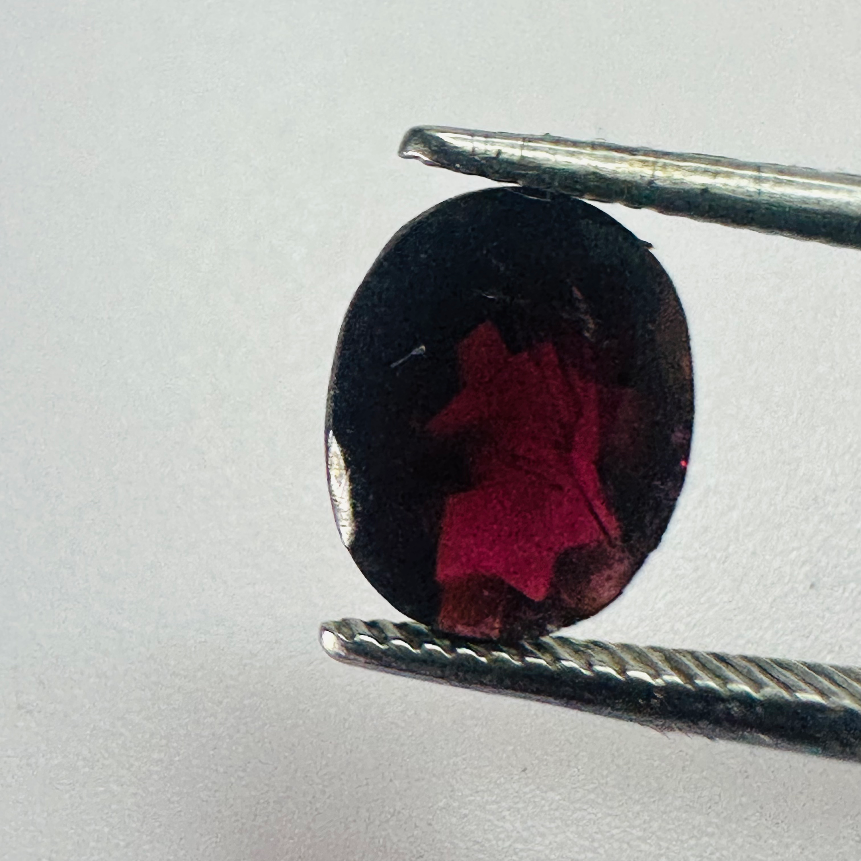 GARNET OVAL 9MMX7MM 2.14CTS image 3