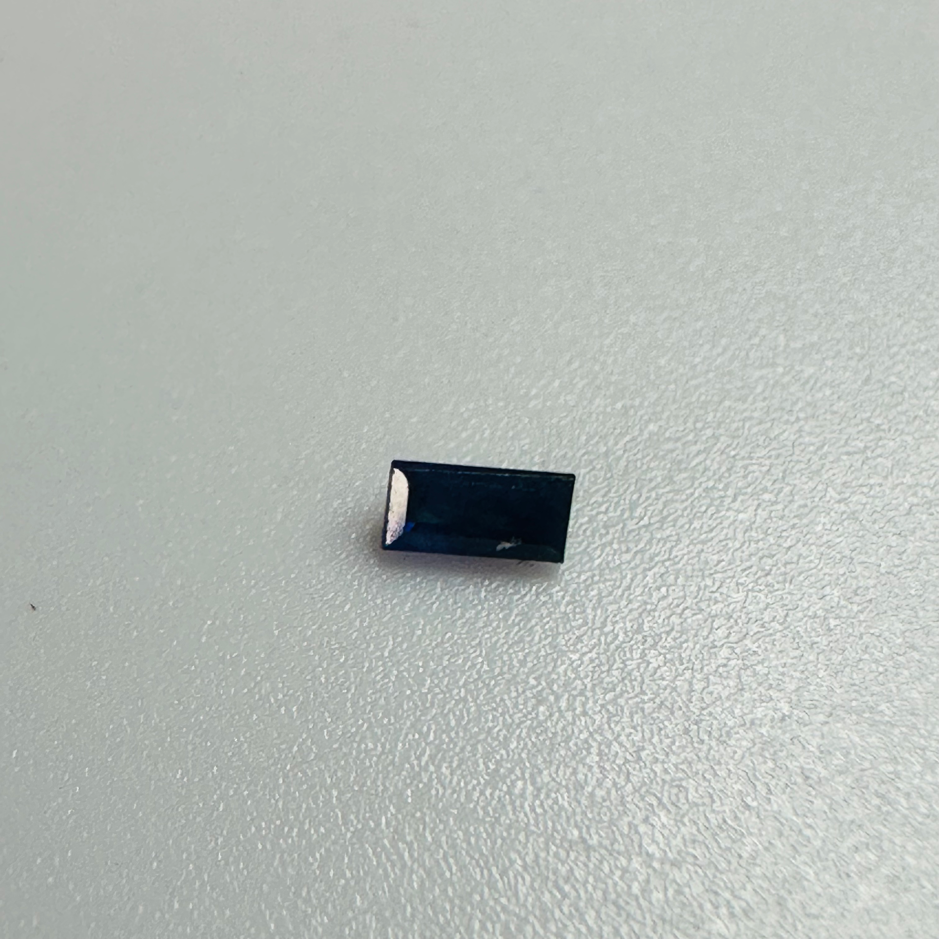 BLUE SAPPHIRE 4.1MMX2.1MM   0.65CTS image 1