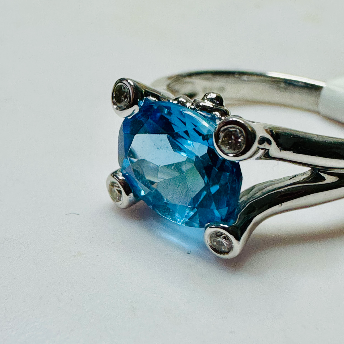 NEW 9ct Blue Topaz and Diamond Ring Size N 1/2 image 2