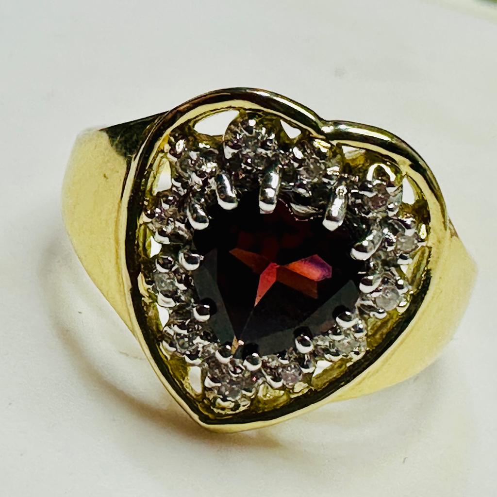 NEW 9ct Garnet and Diamond Heart Ring Size P image 2