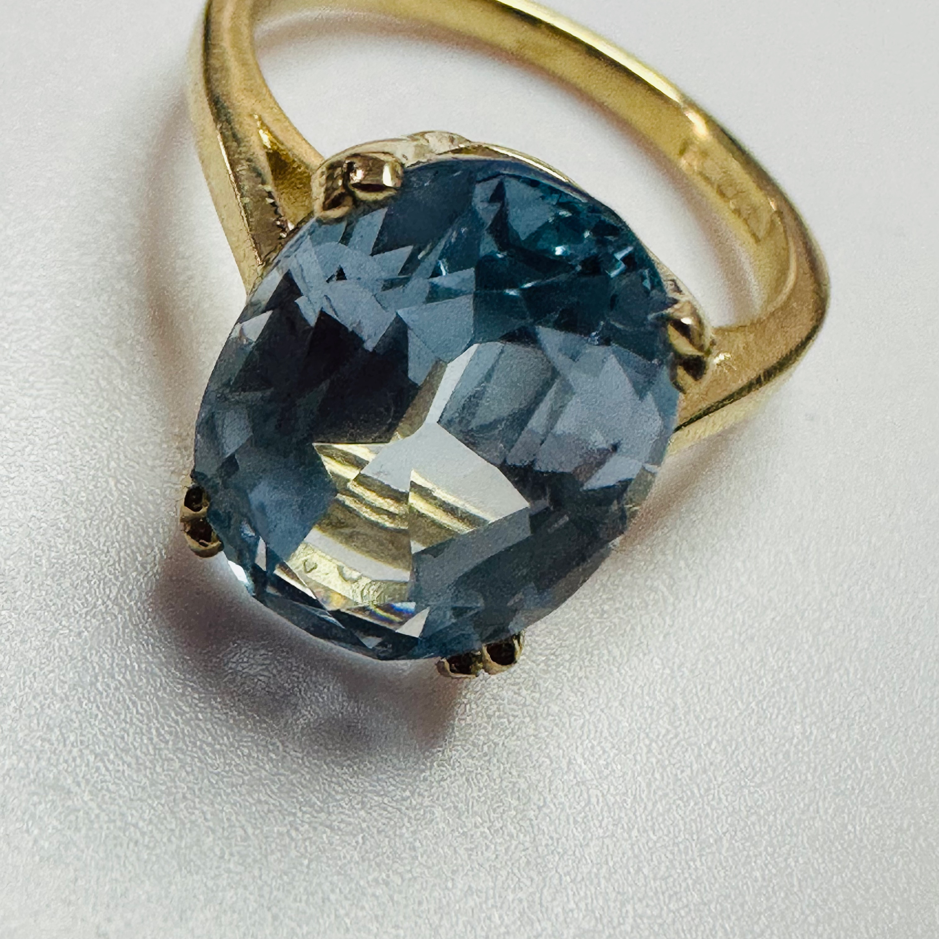 Hand cut Synthetic Sapphire baby blue 9ct yellow gold ring sizeN image 2