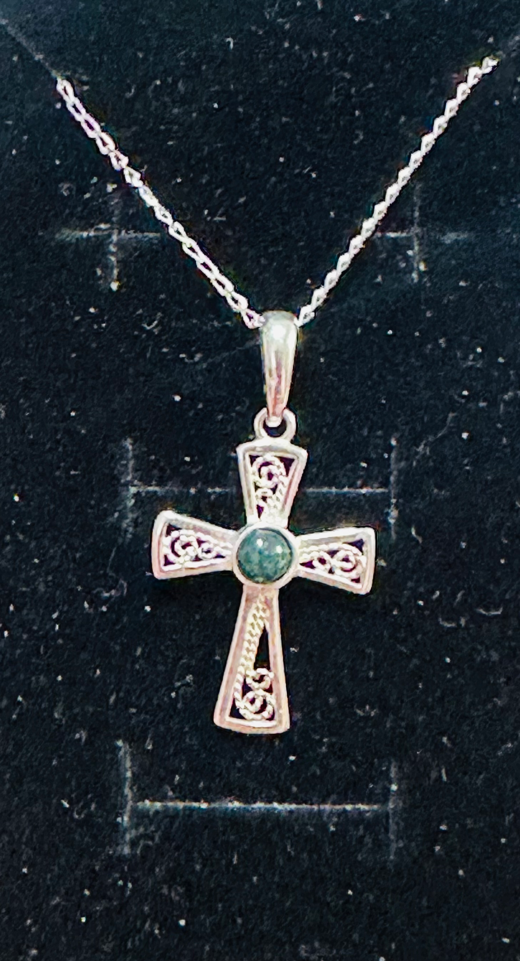 Sterling silver fillergre moss agte cross 16 in chain  image 1