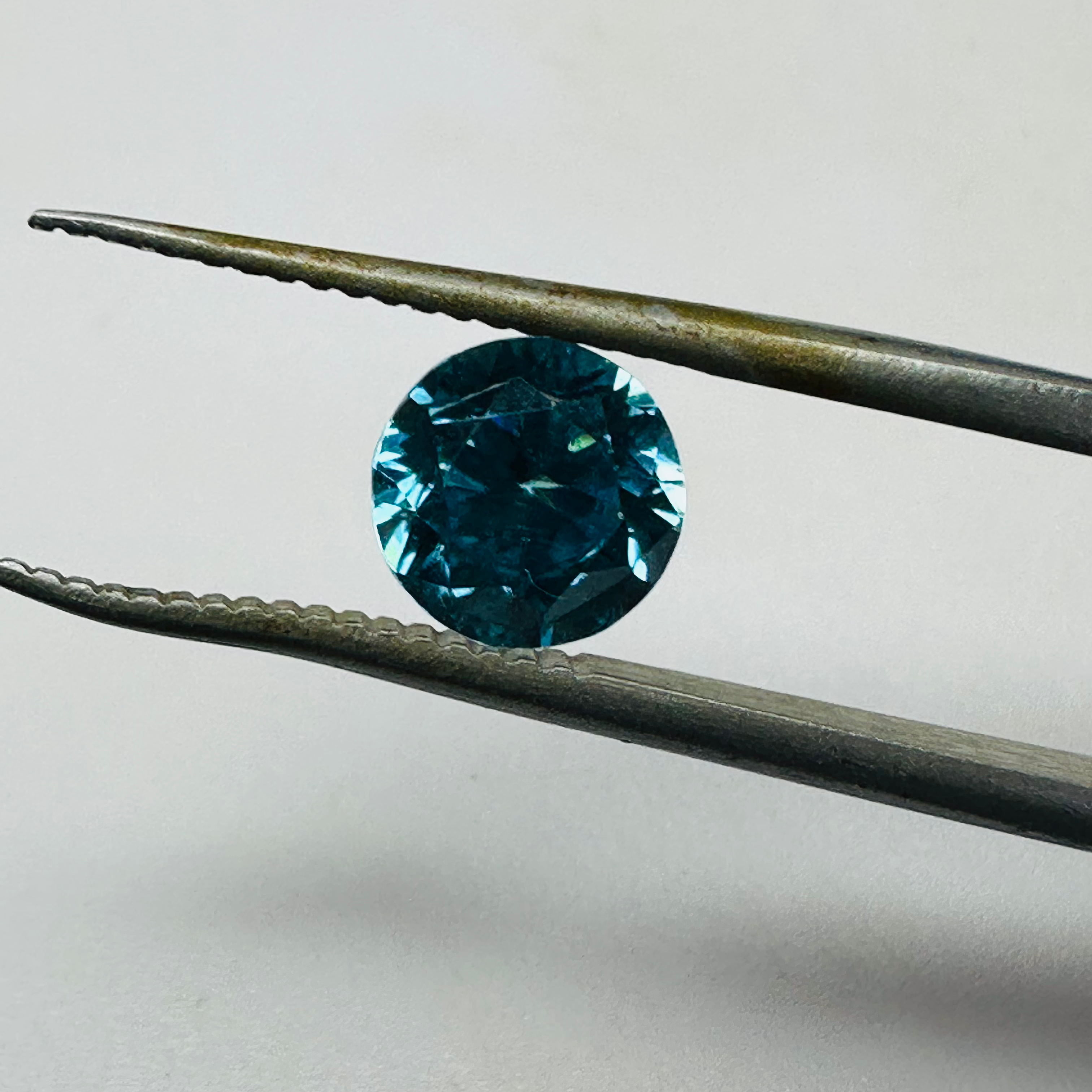 ZIRCON BLUE ROUND. 7.1MM  2.06CTS image 0