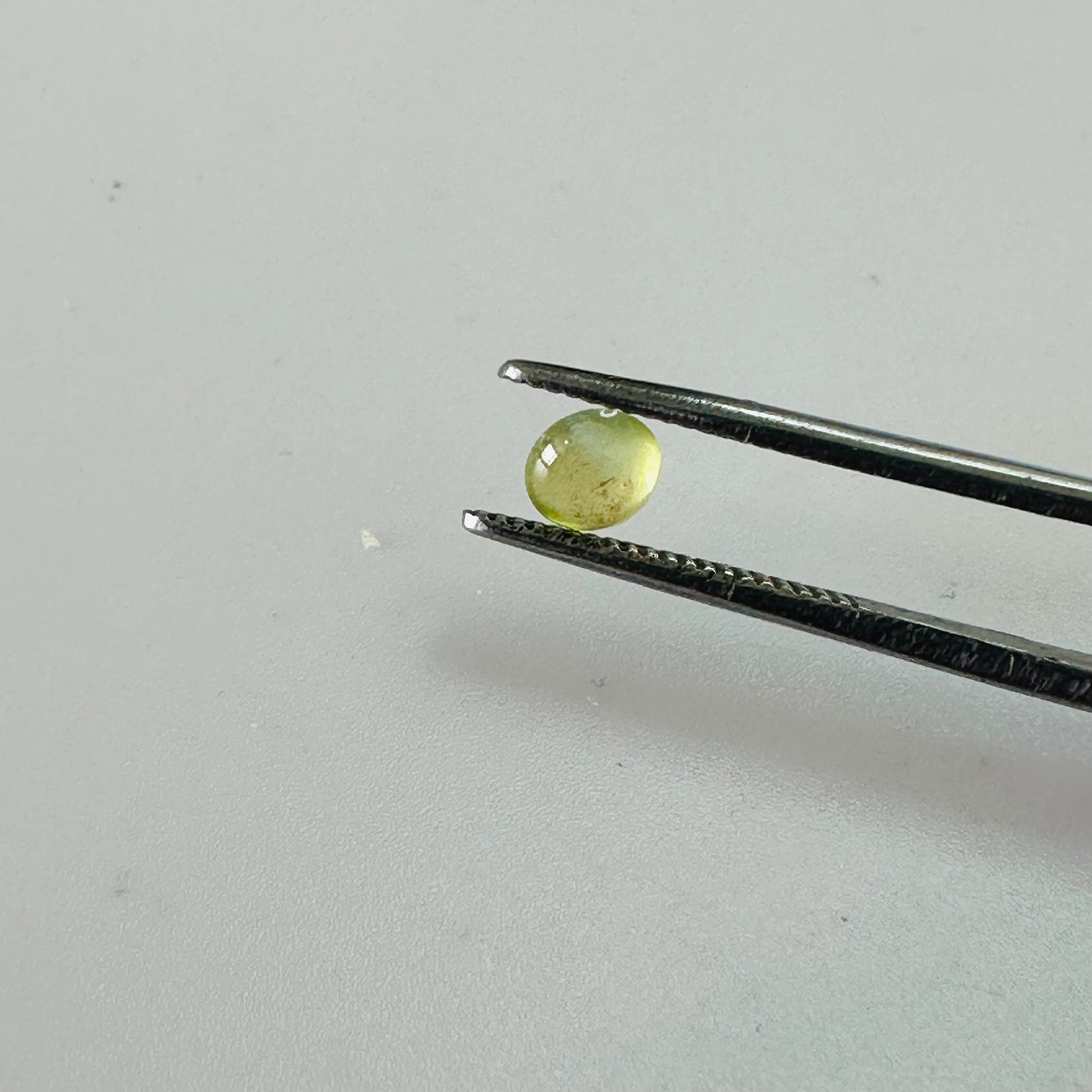 CHRYSOBERYL CATS EYE OVAL 4.6MM ROUND  0.49CTS image 2