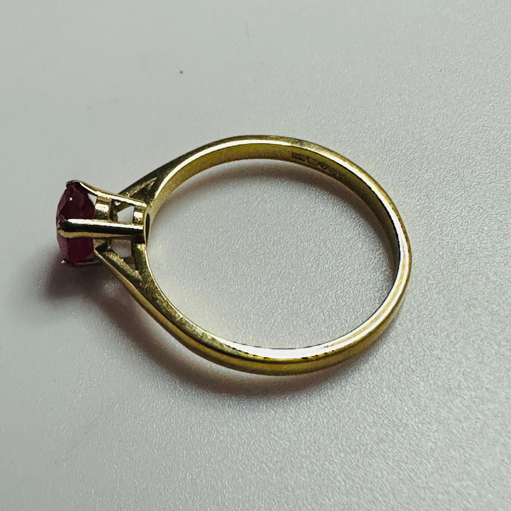 Hand cut Stunning Ruby   9ct yellow gold ring size M 1/2 image 5