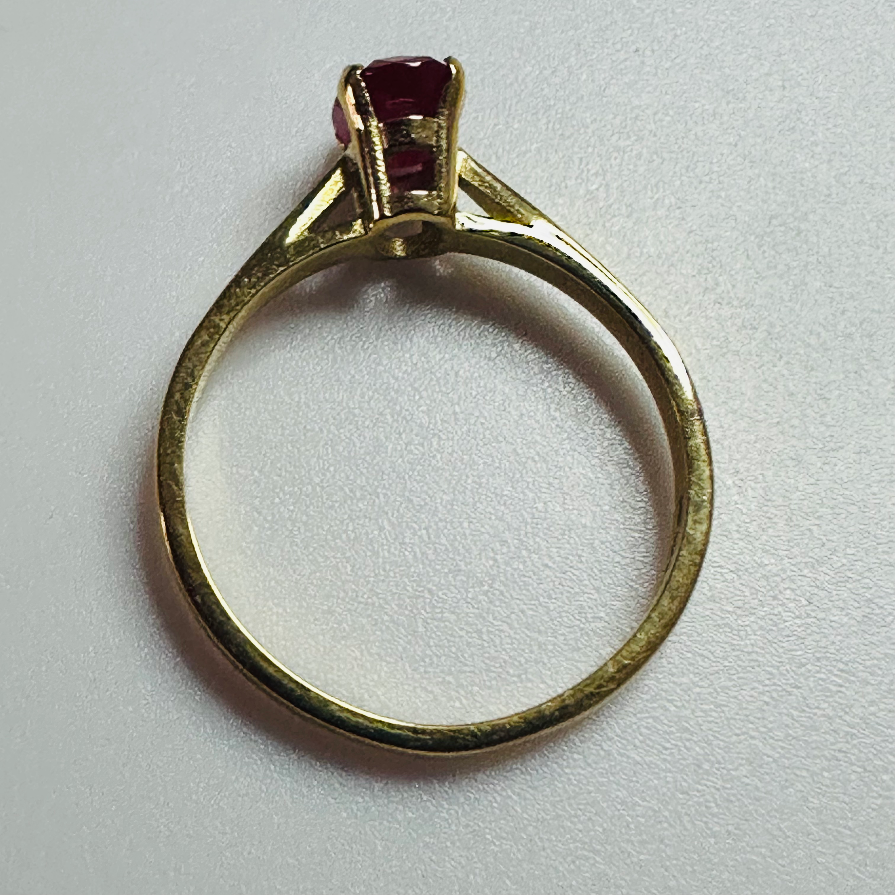 Hand cut Stunning Ruby   9ct yellow gold ring size M 1/2 image 3