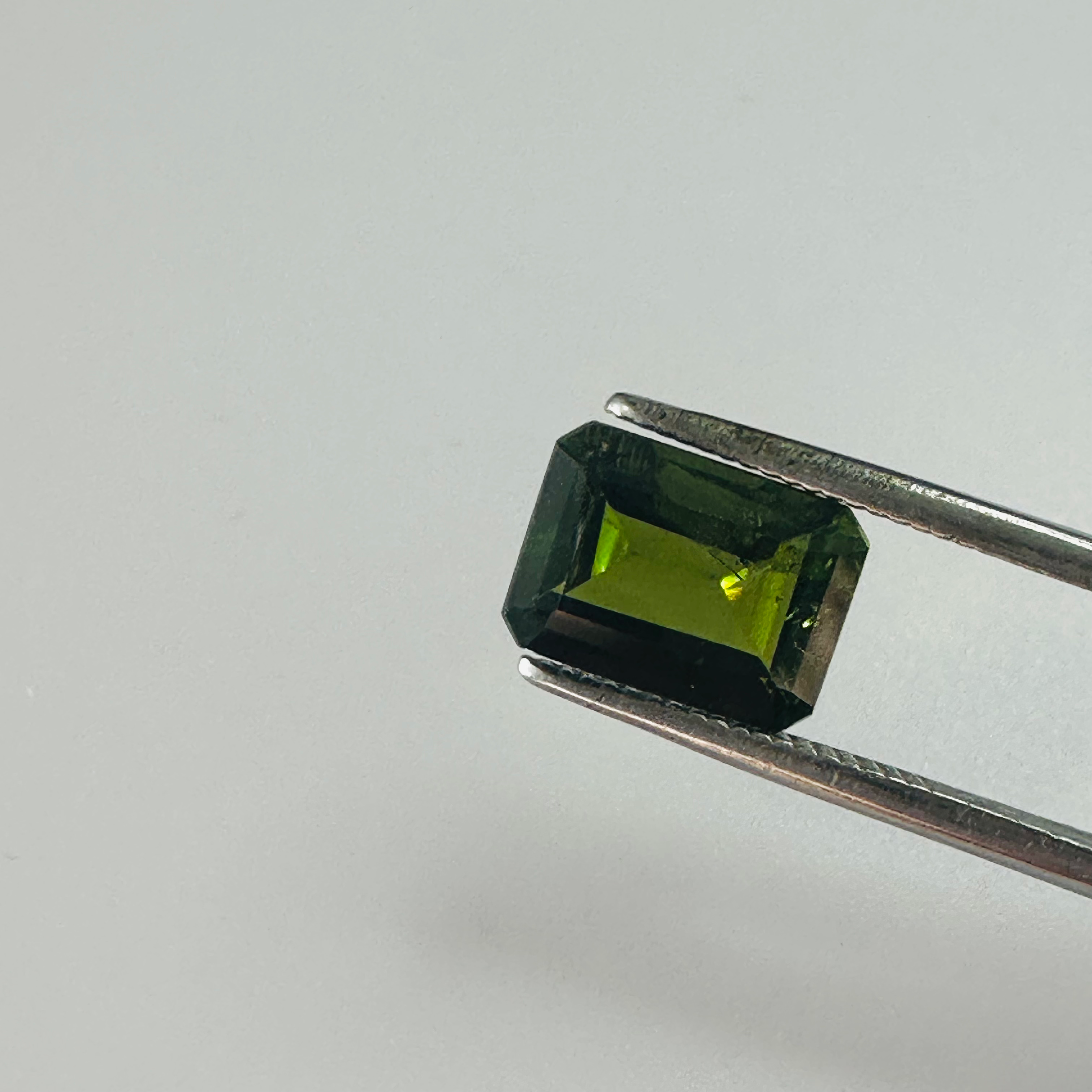 TOURMALINE GREEN STEP CUT 9.5MM.X 7MM   2.38CTS image 1
