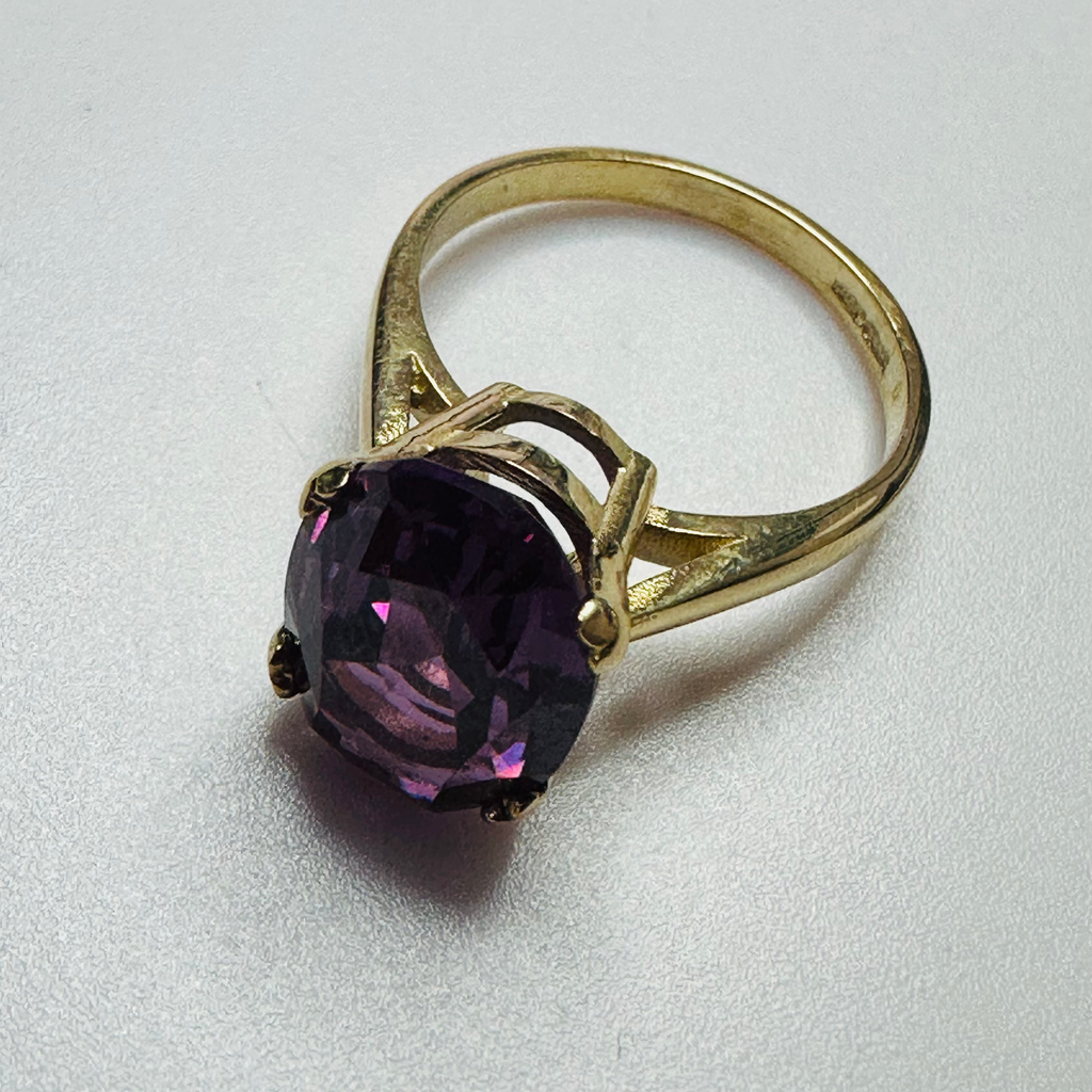 Hand cut Synthetic Sapphire Purple 9ct yellow gold ring size M1/2 image 7