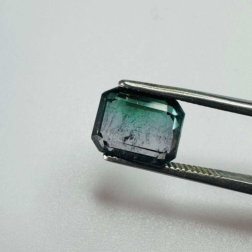 TOURMALINE TRI COLOUR 9.8MMX7.8MM  4.17CTS image 2
