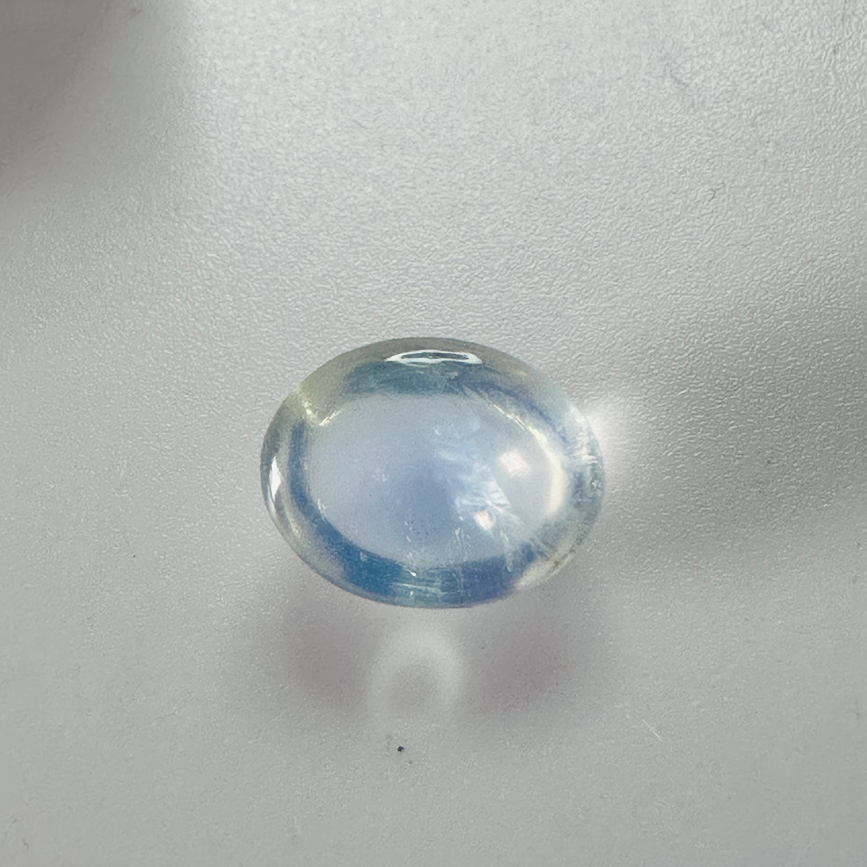 Moonstone  blue moon oval 9.9x7.7mm  3.09cts image 4