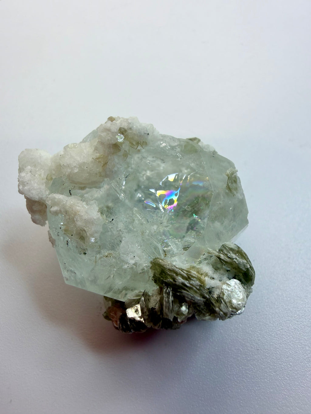 Raw aquamarine specimen