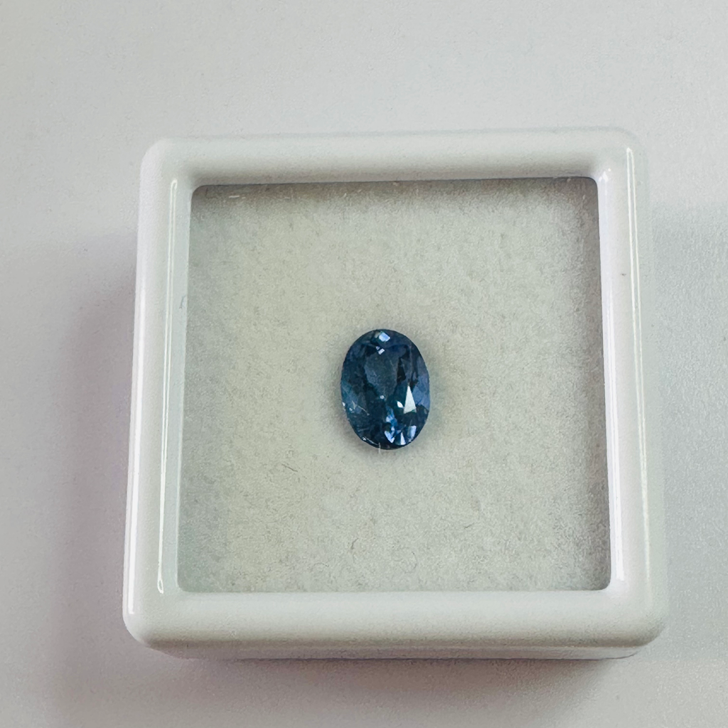 TANZANITE 0VAL 6.8MMX5MM  0.84CTS image 1