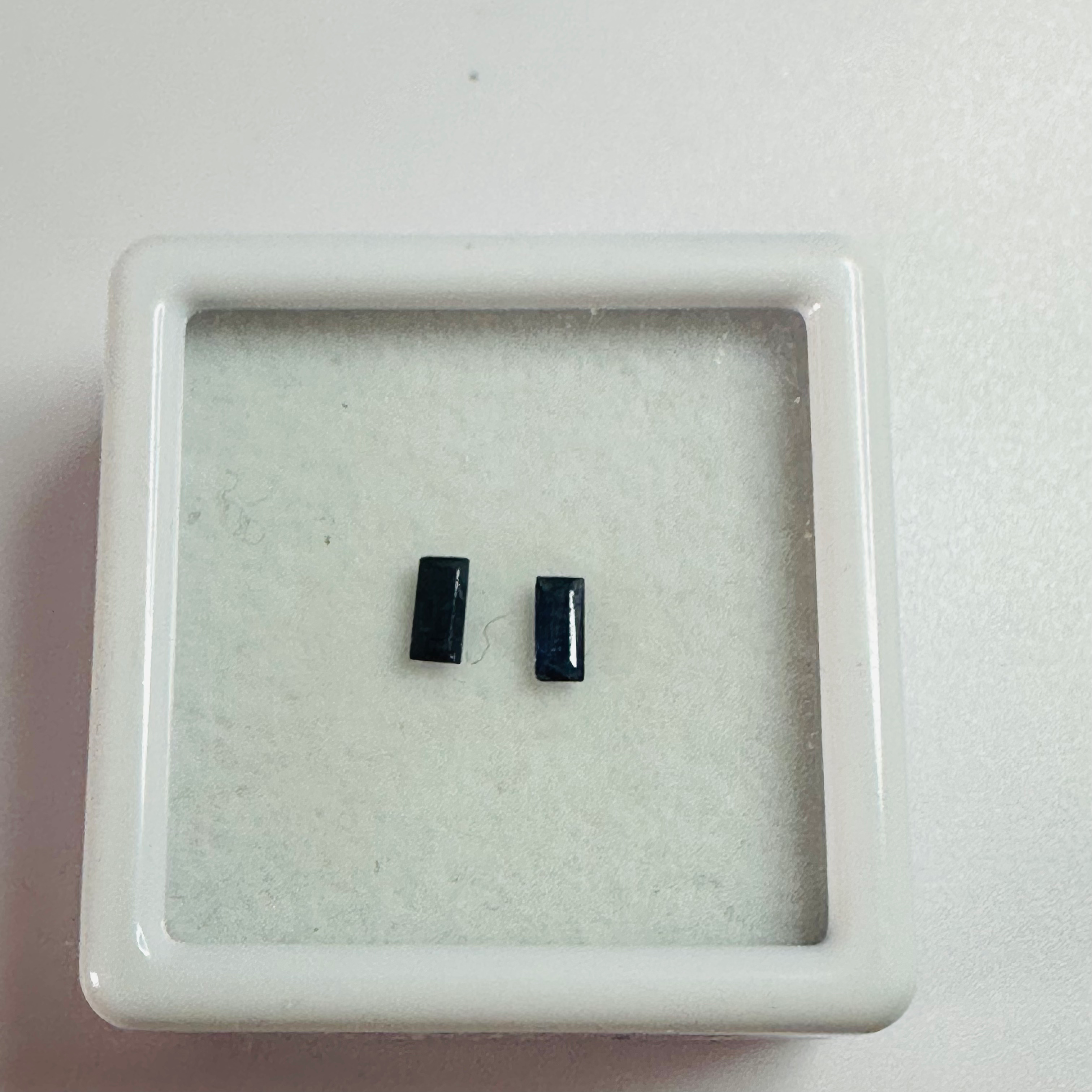 BLUE SAPPHIRE 3.9MM X 1.9MM     0.21CTS image 0