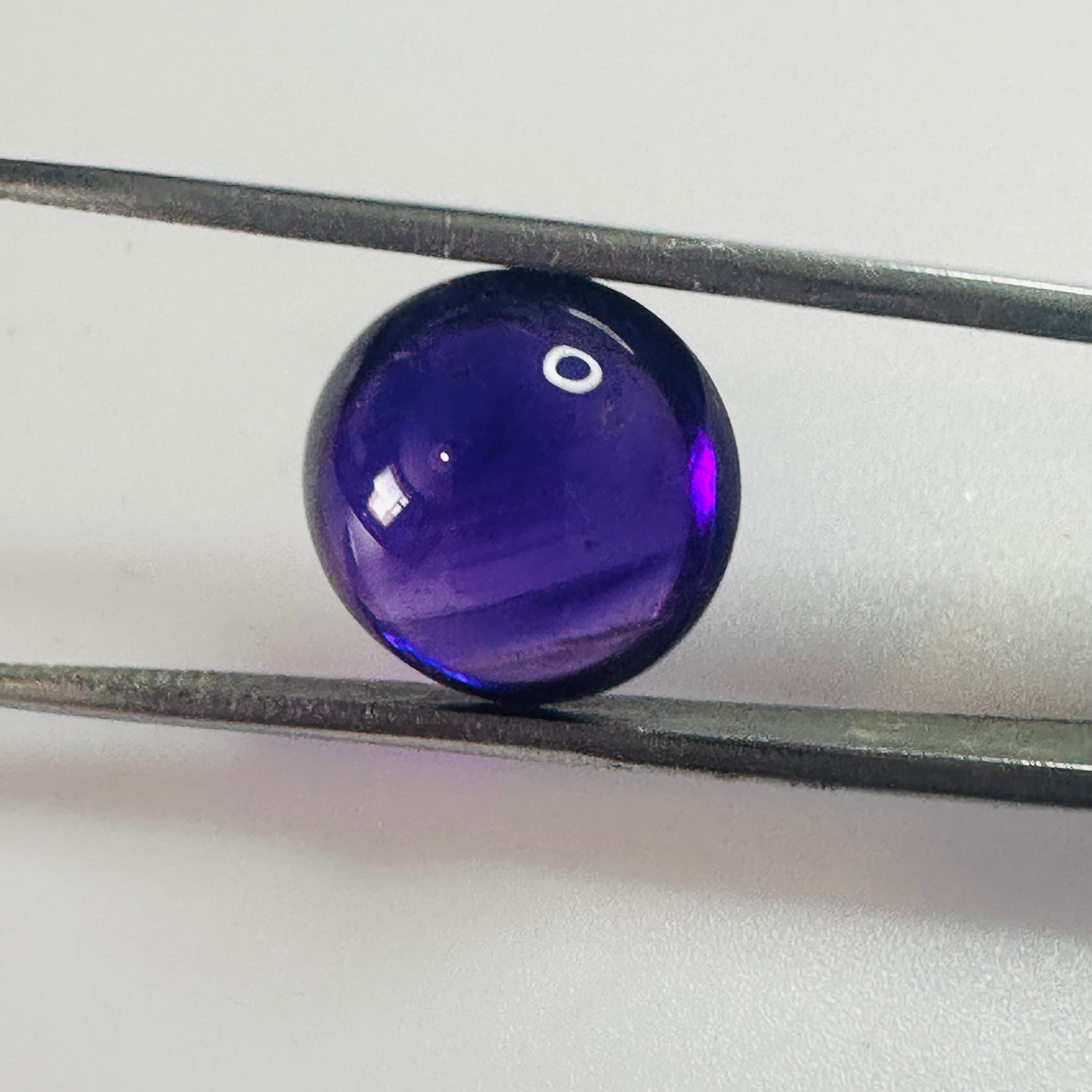 AMETHYST CAB ROUND  13MM  9.43CTS GOOD COLOUR image 2