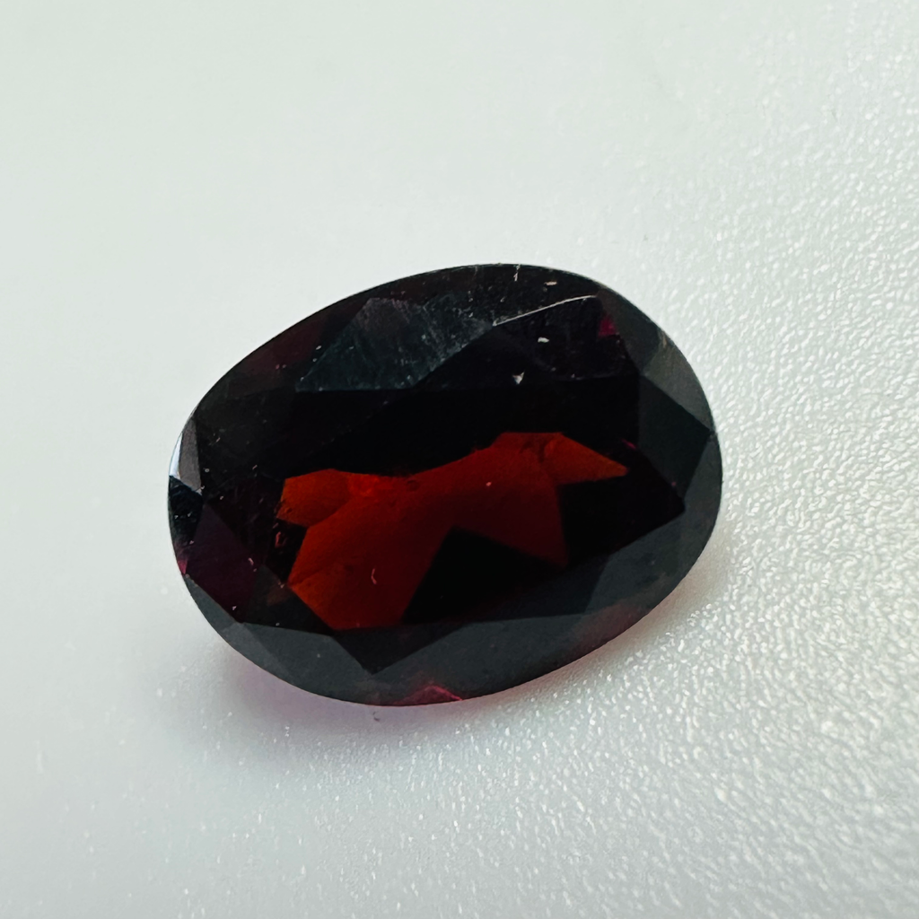 GARNET OVAL 9MMX7MM 2.33CTS image 2