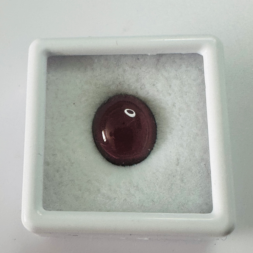 GARNET OVAL CAB 11MMX9.5MM 3.63CTS image 3