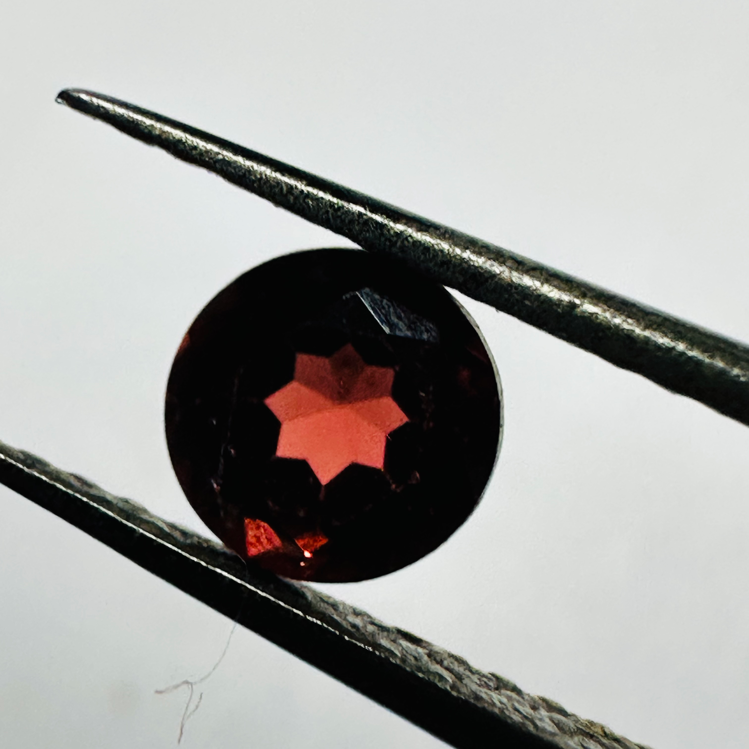 GARNET  ROUND 4.8MM  0.54CTS  RED/ORANGE image 0