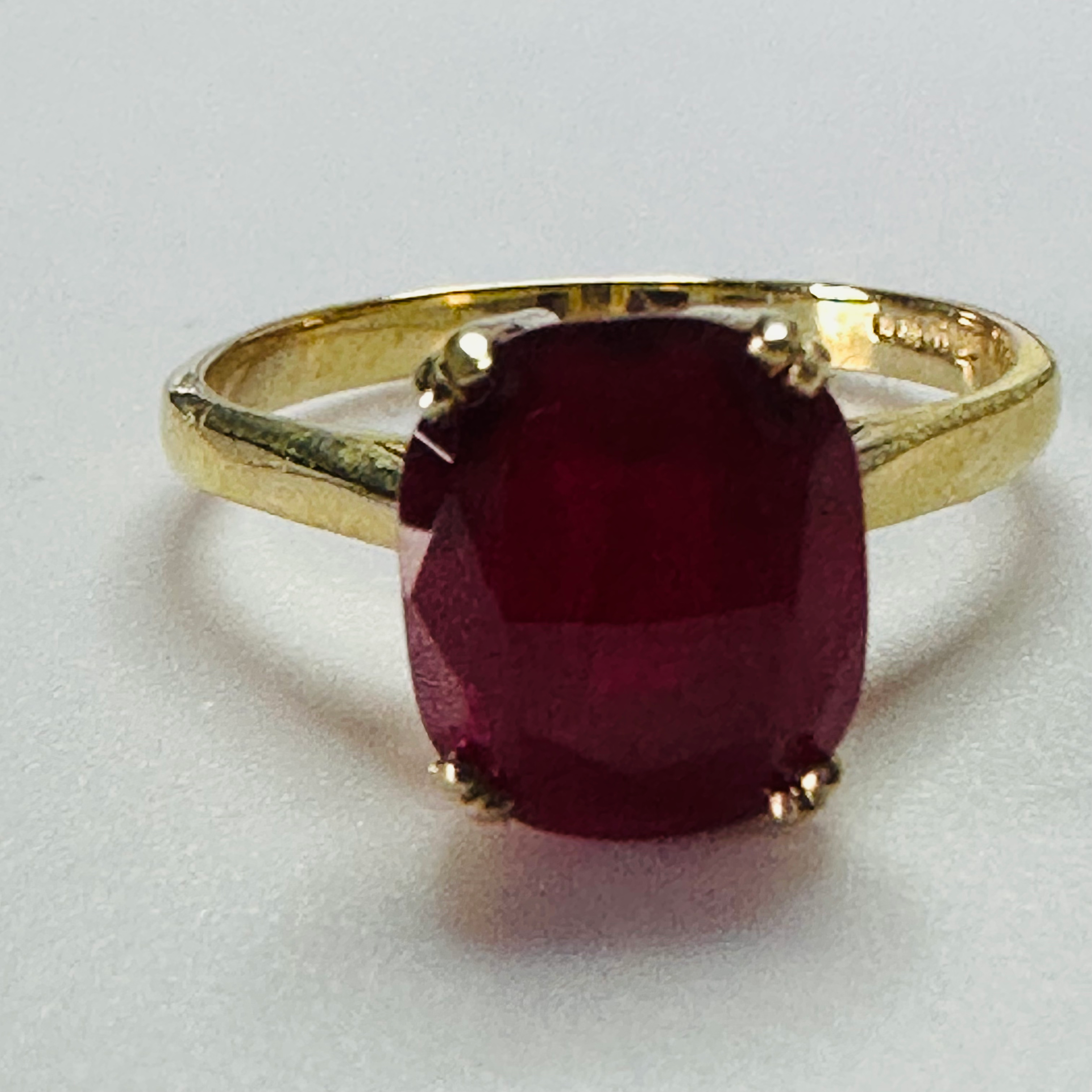 Hand cut Synthetic Ruby Yellow 9ct yellow gold ring size N image 0
