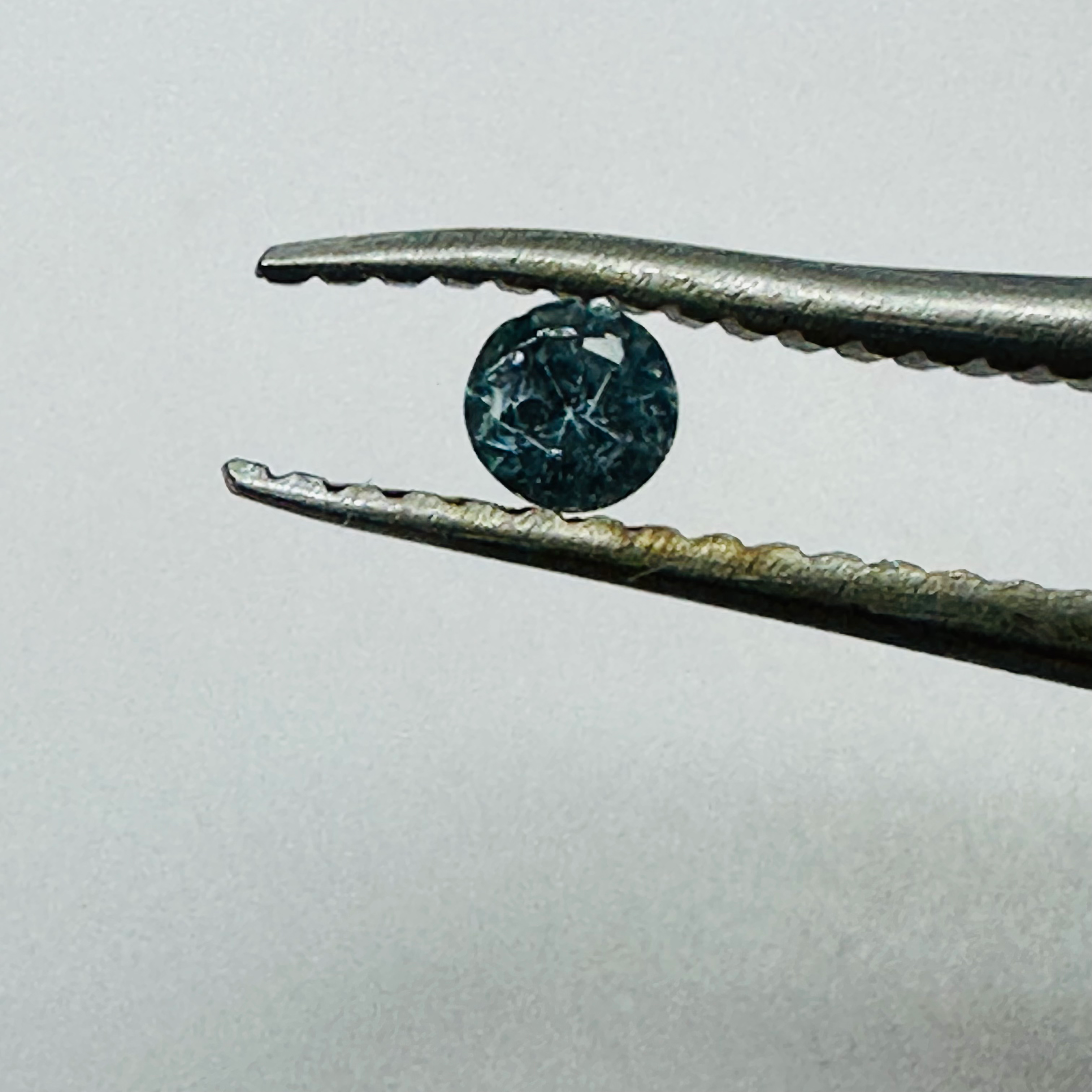 ZIRCON BLUE ROUND. 3.8MM  0.10CTS image 4
