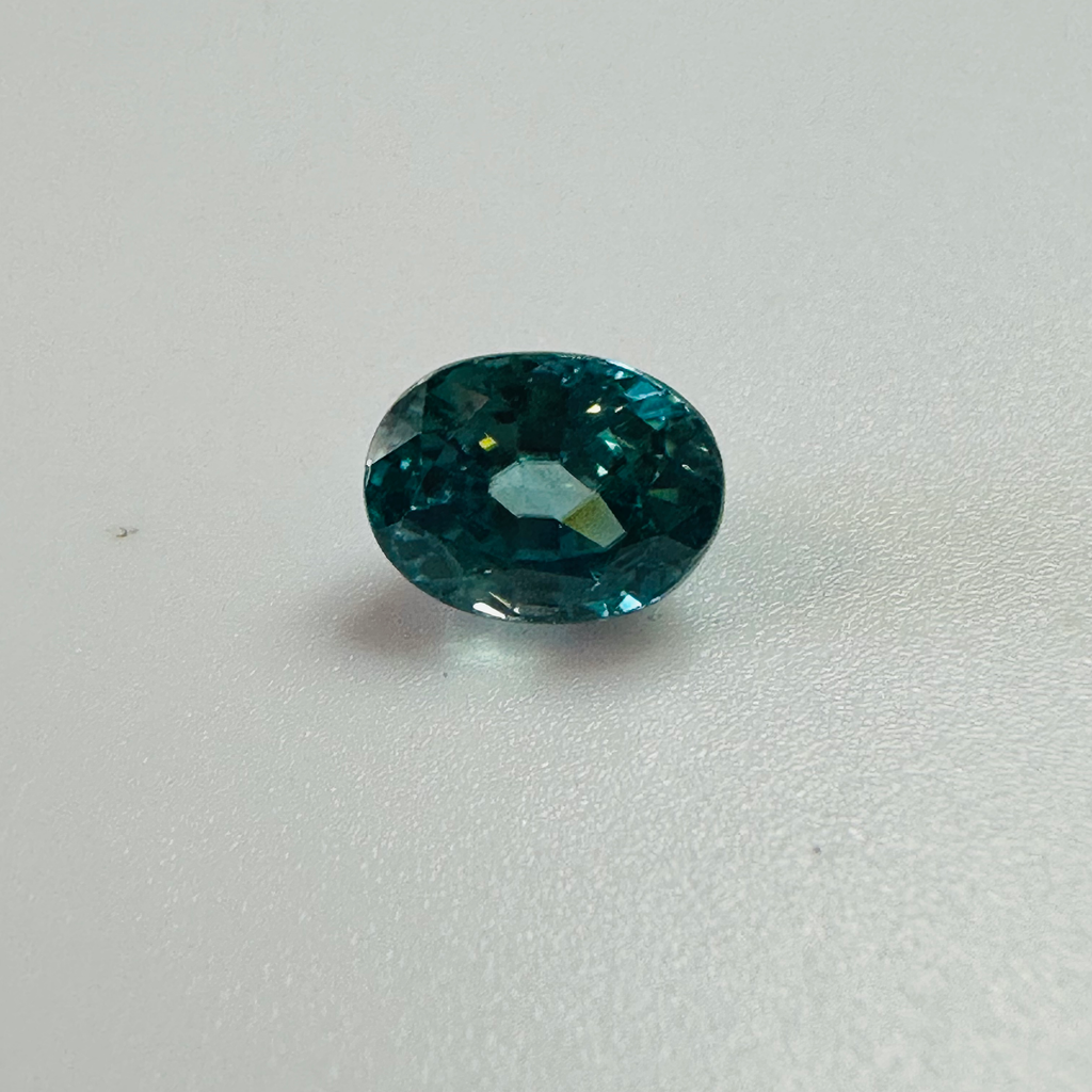 ZIRCON BLUE OVAL. 8MMX6MM  2.49CTS image 3