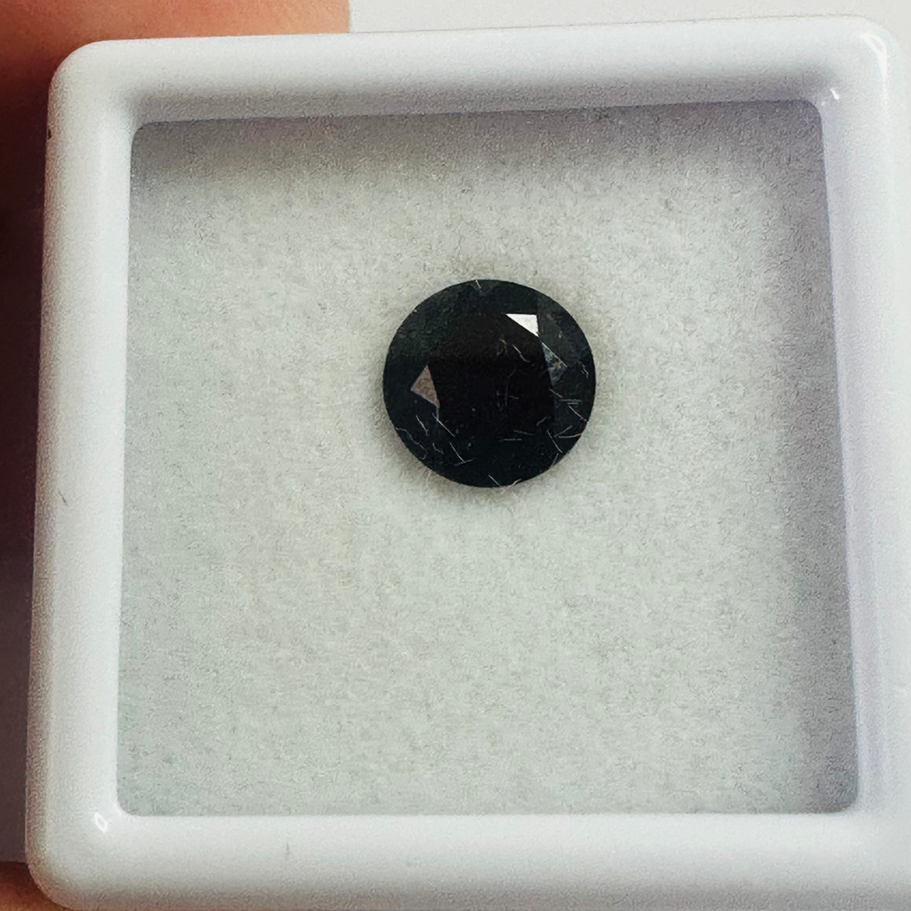 GARNET  ROUND 7MM  1.40CTS  DEEP RED image 3