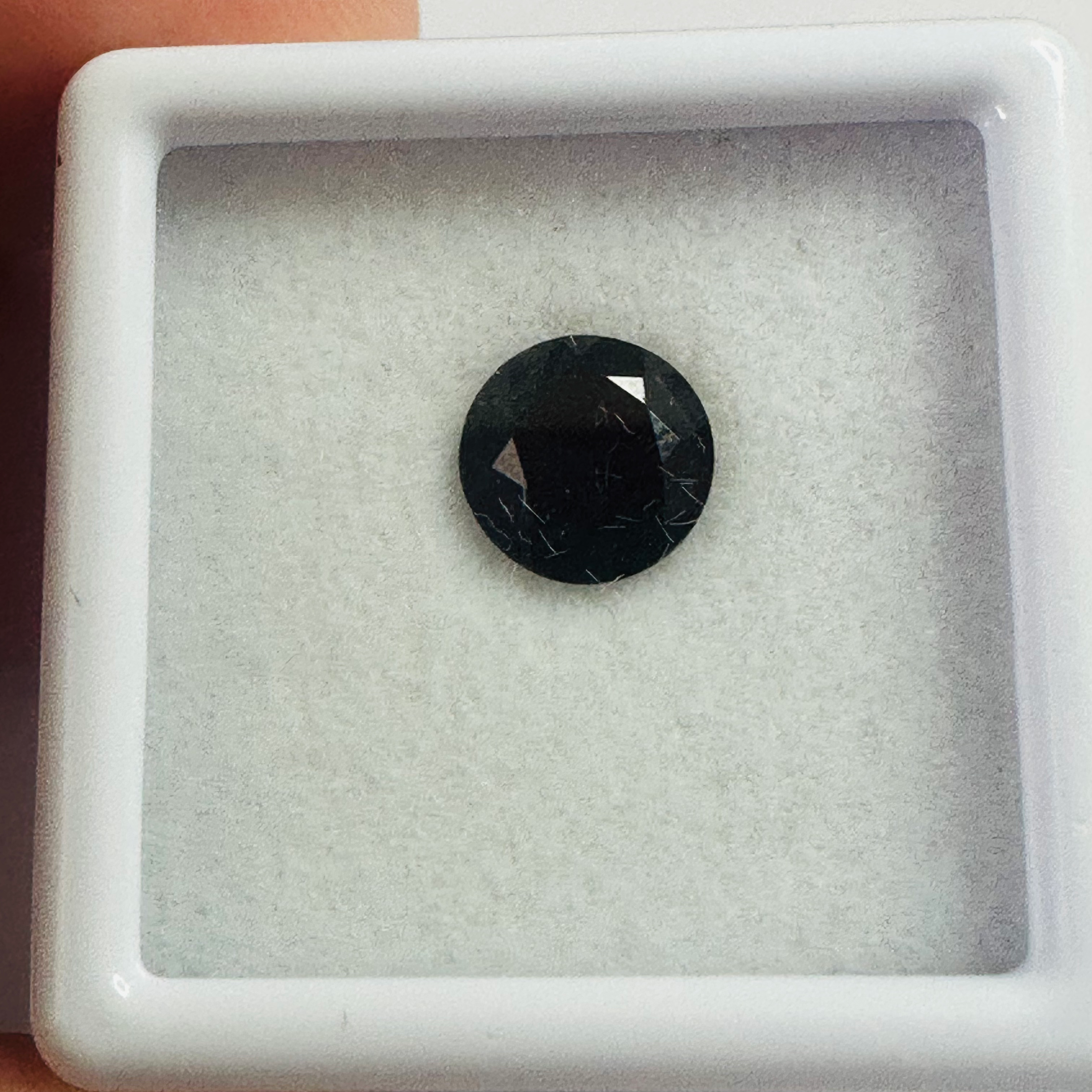 GARNET  ROUND 7MM  1.40CTS  DEEP RED image 3