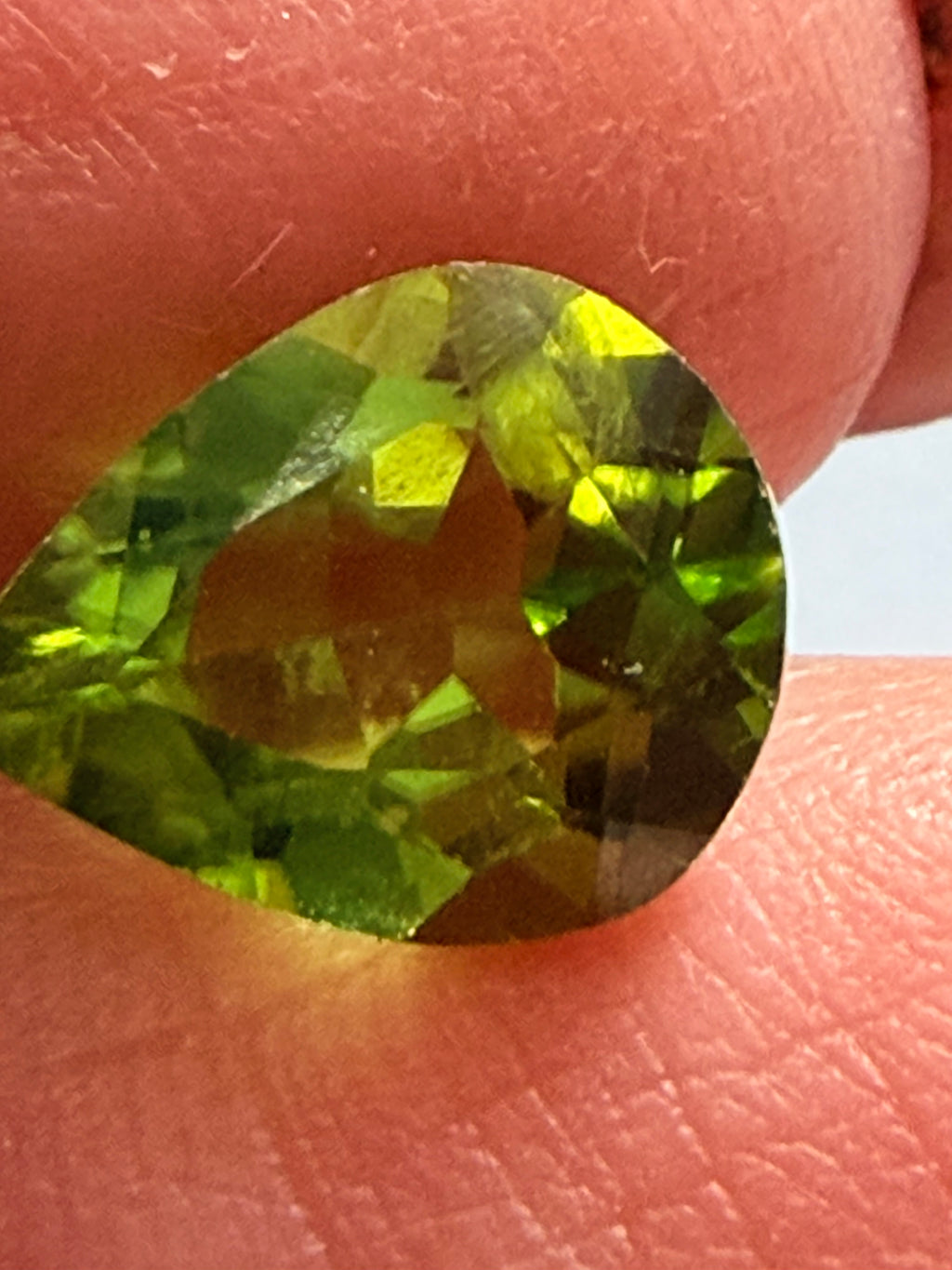 Peridot Pear 10 × 7.7mm 2.34ct