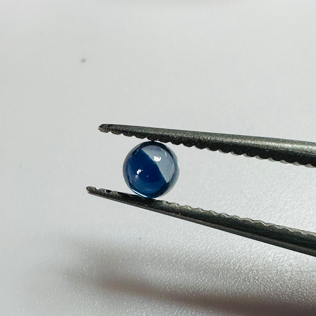 BLUE SAPPHIRE 3.8MM ROUND CAB    0.37CTS image 1