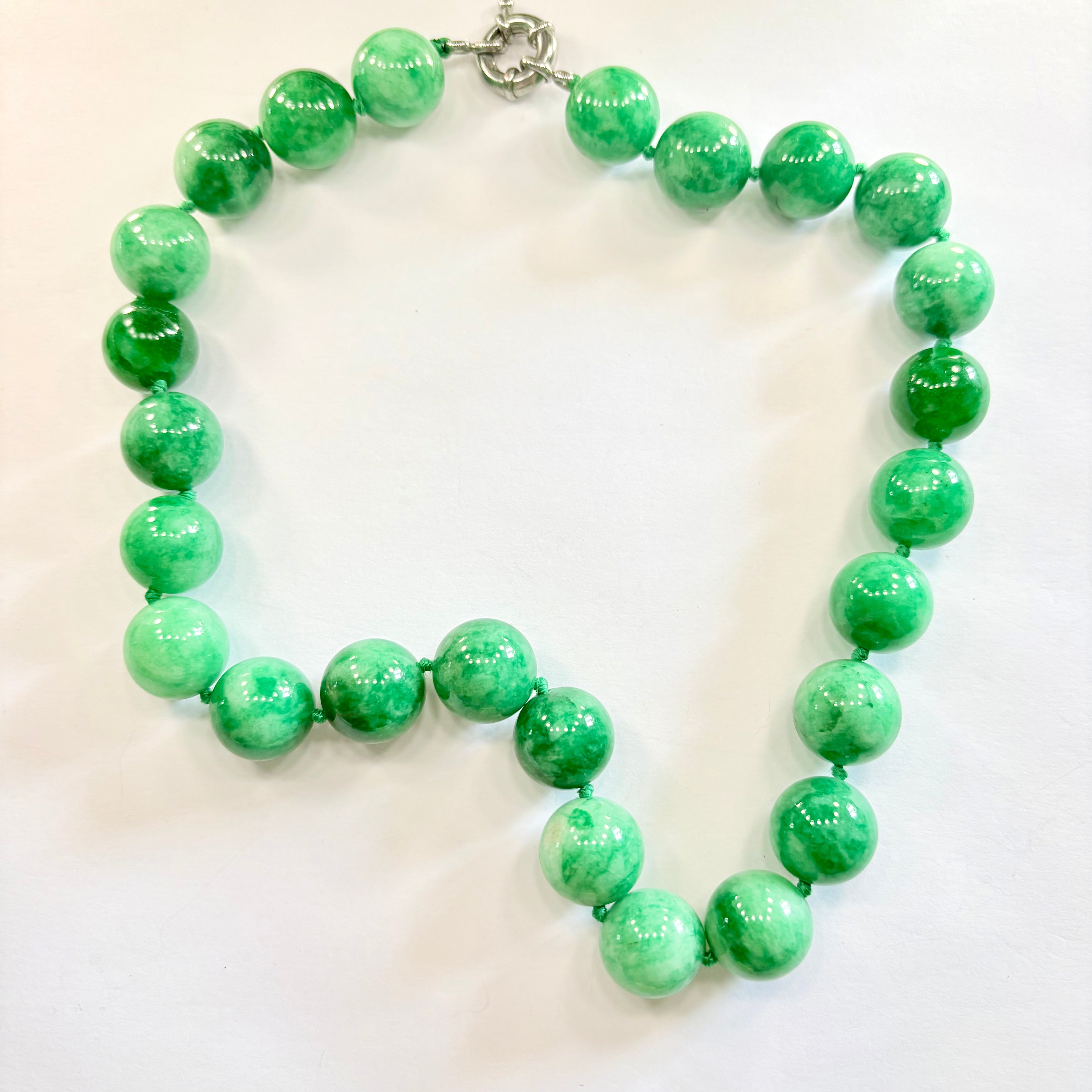 15mm round Jadite beaded necklace image 0