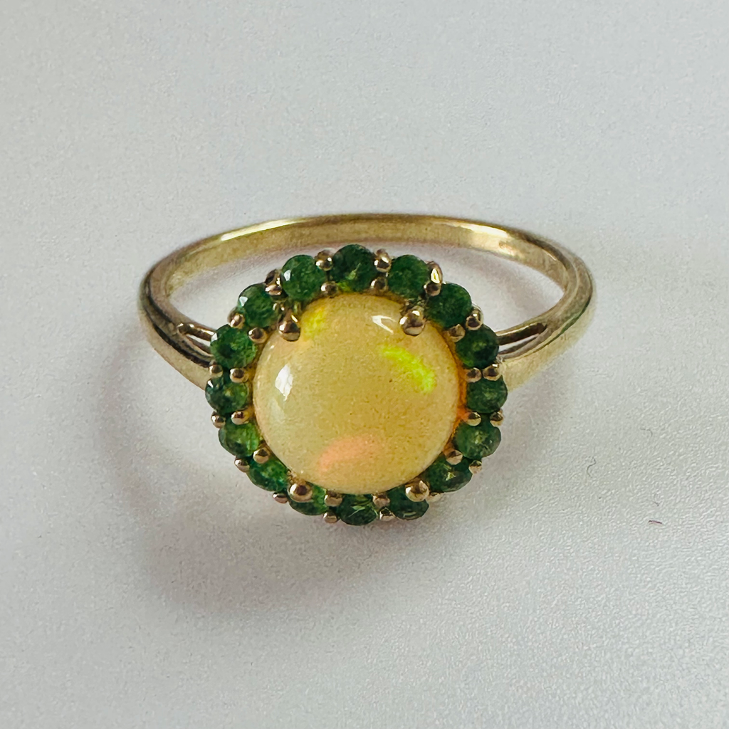9CT FIRE OPAL AND GREEN GARNET RING SIZE R1/2 image 0