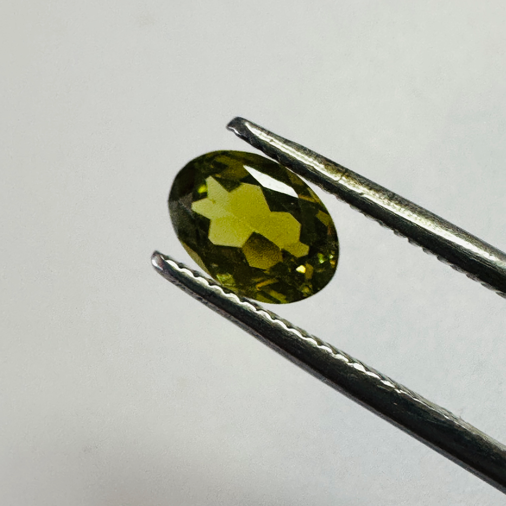 TOURMALINE GREEN OVAL  7.1MMX4.9MM  0.96CTS image 1