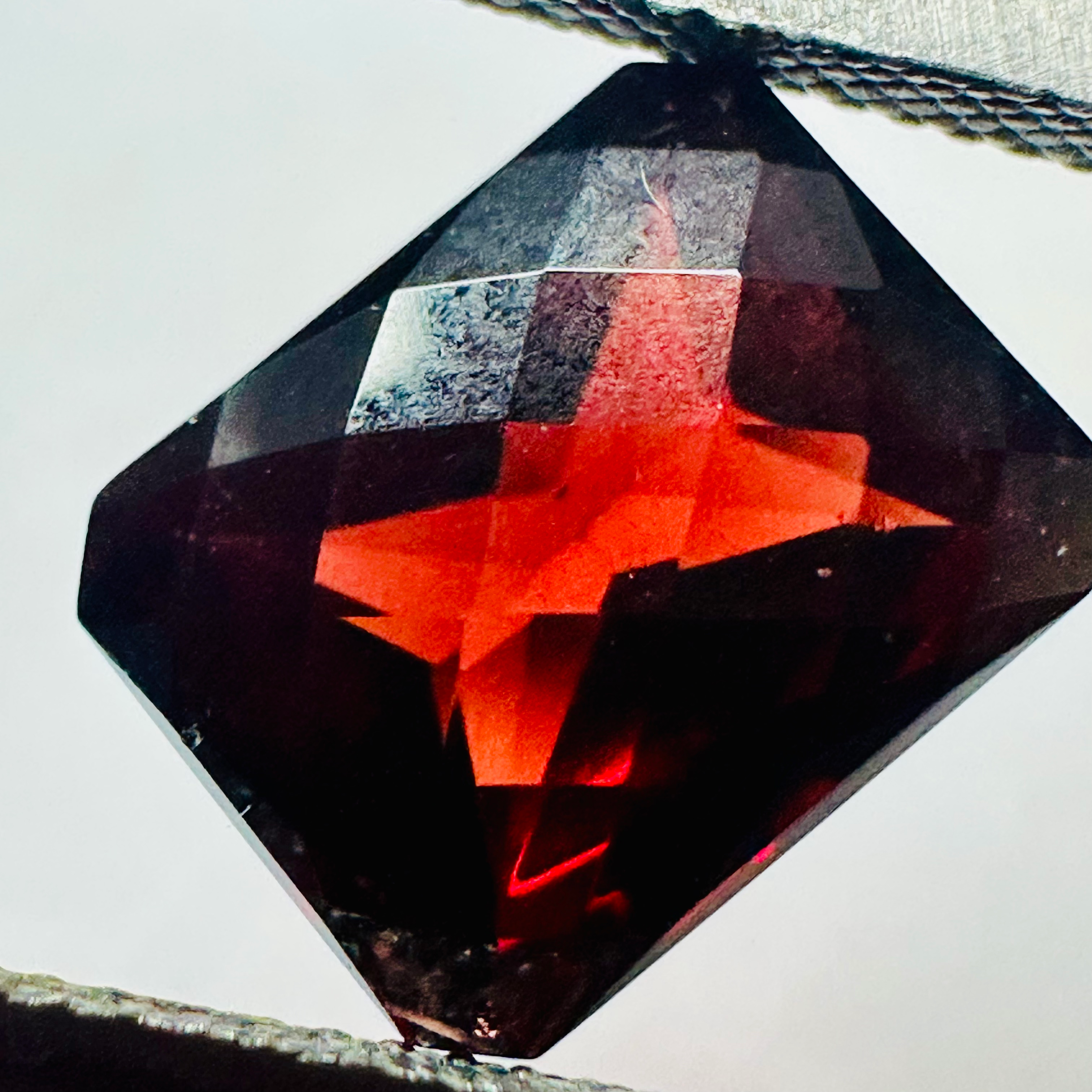 GARNET  RECTANGLE CHECKERBOARD 10MMX 8MM 4.61CTS RED image 1