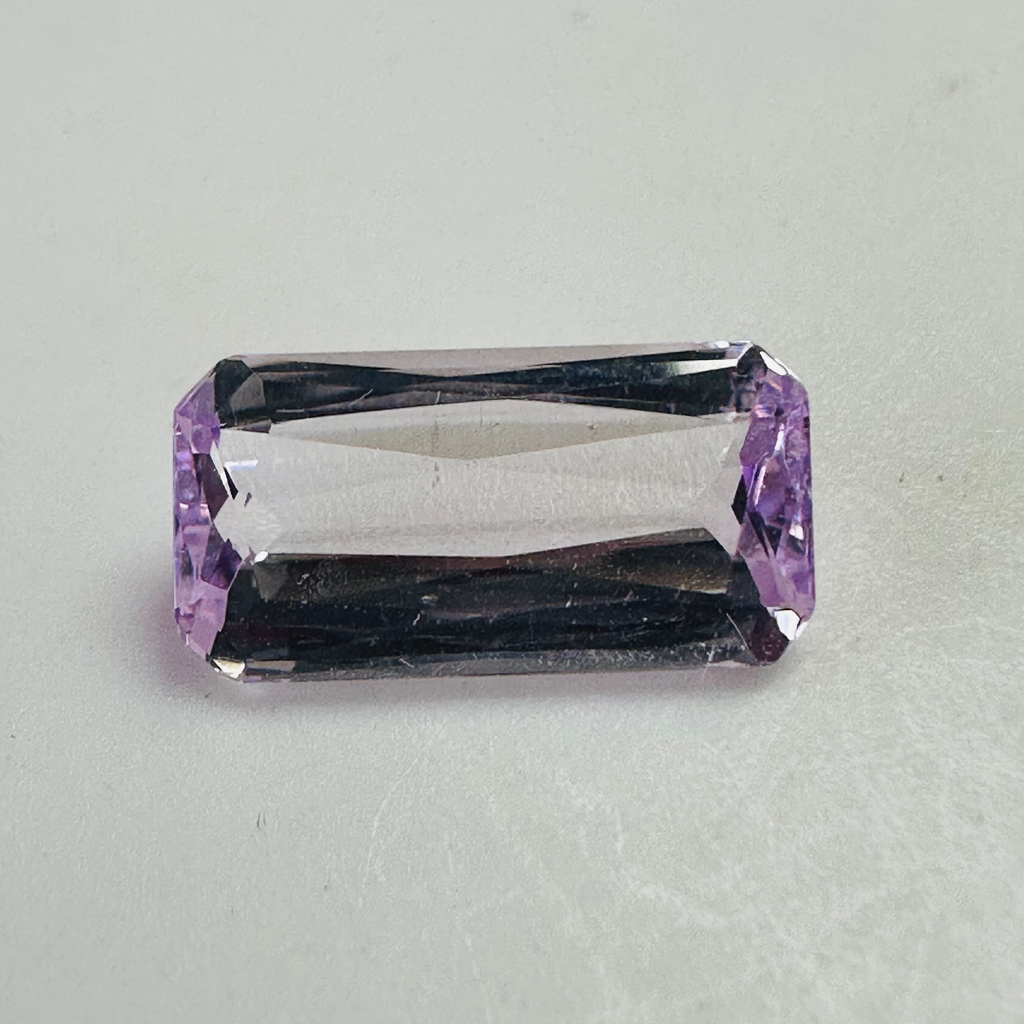 Kunzite pink rectangle 11.6x6.4mm  2.66cts image 0