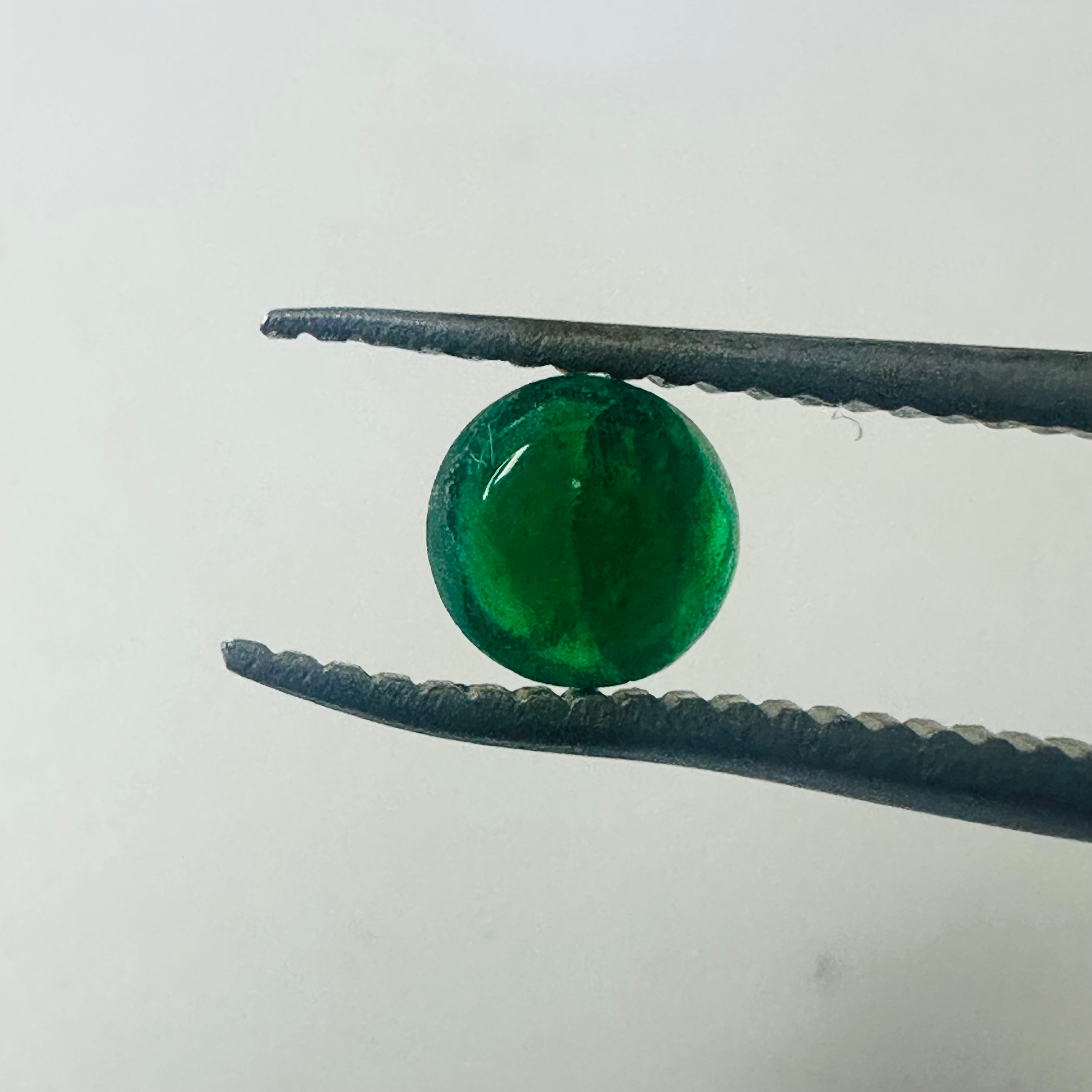 EMERALD ROUND CAB 5MM. 0.47CTS image 5