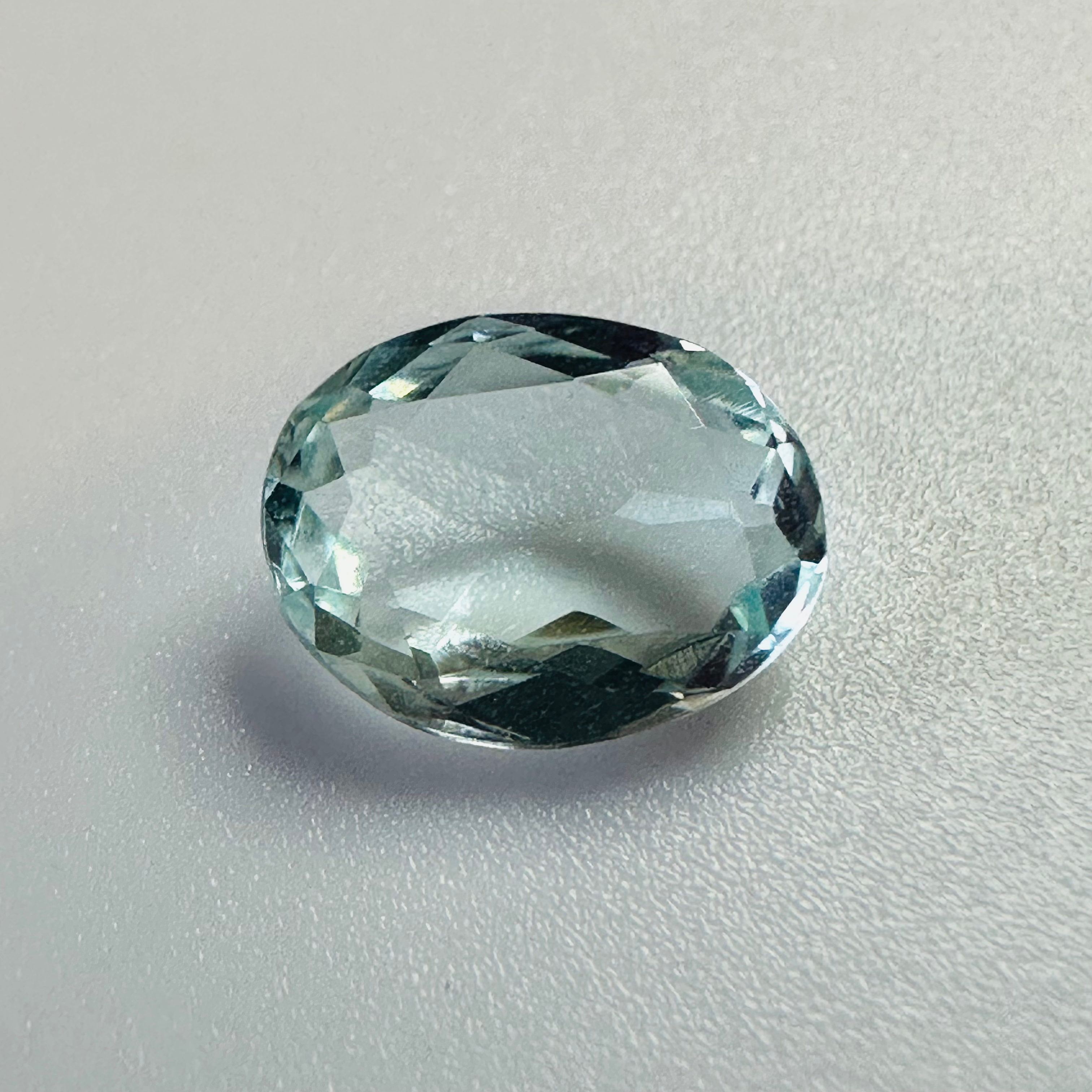 AQUAMARINE OVAL 9.5MMX7.5MM 1.75CTS image 1