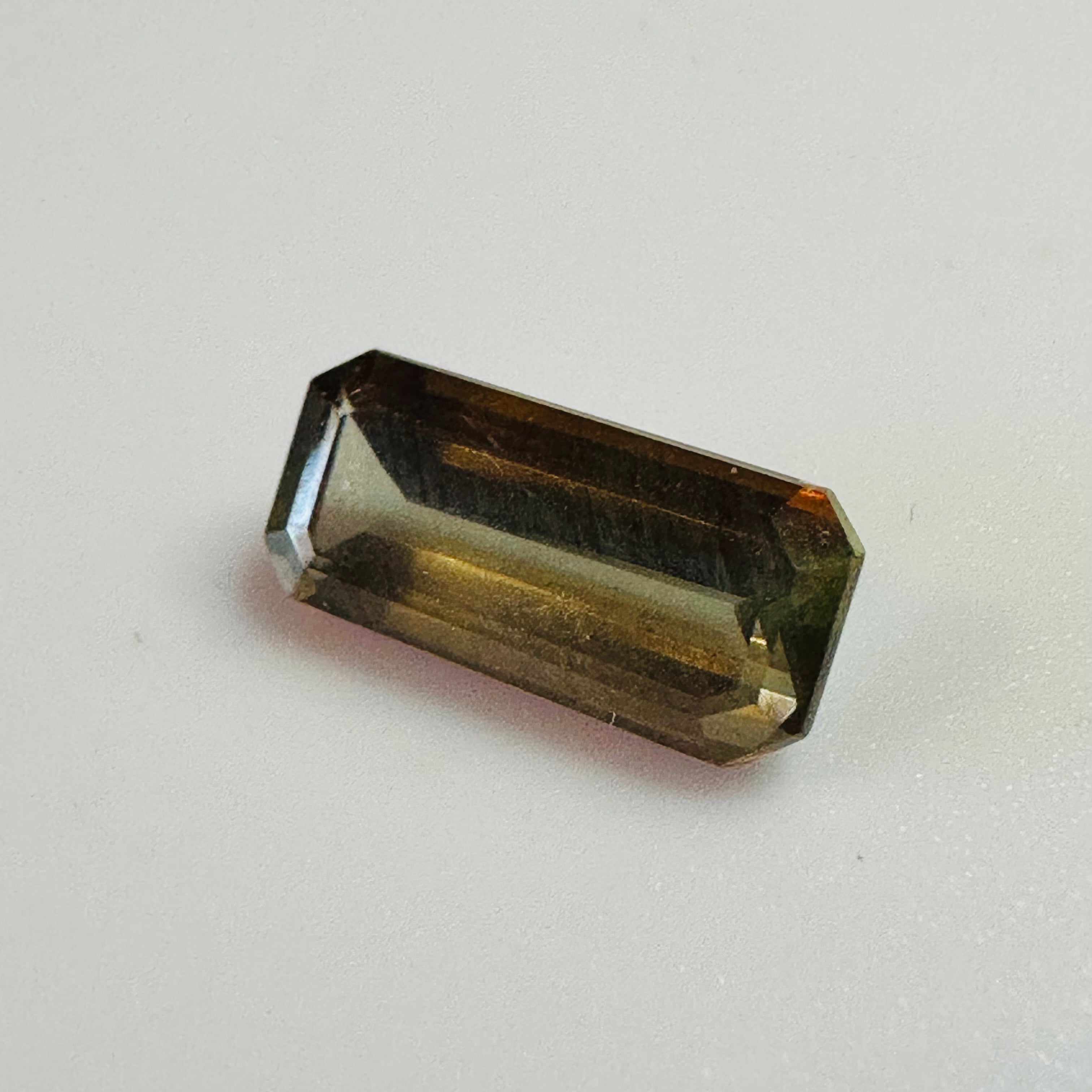 ANDALUSITE 11.5MMX5.5MM.  2.15CTS GREEN TO RED image 3