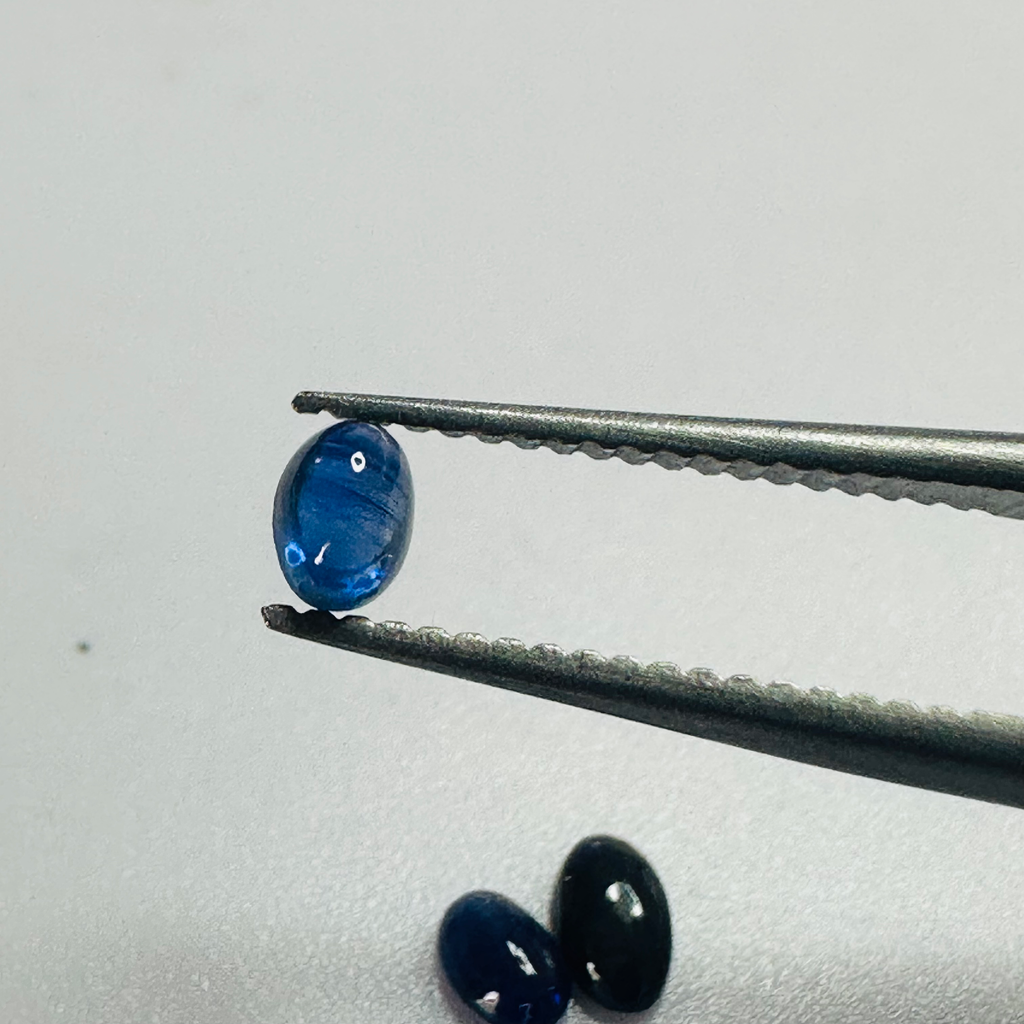 BLUE SAPPHIRE CAB  5x3. 4x3  0.73CTS image 3
