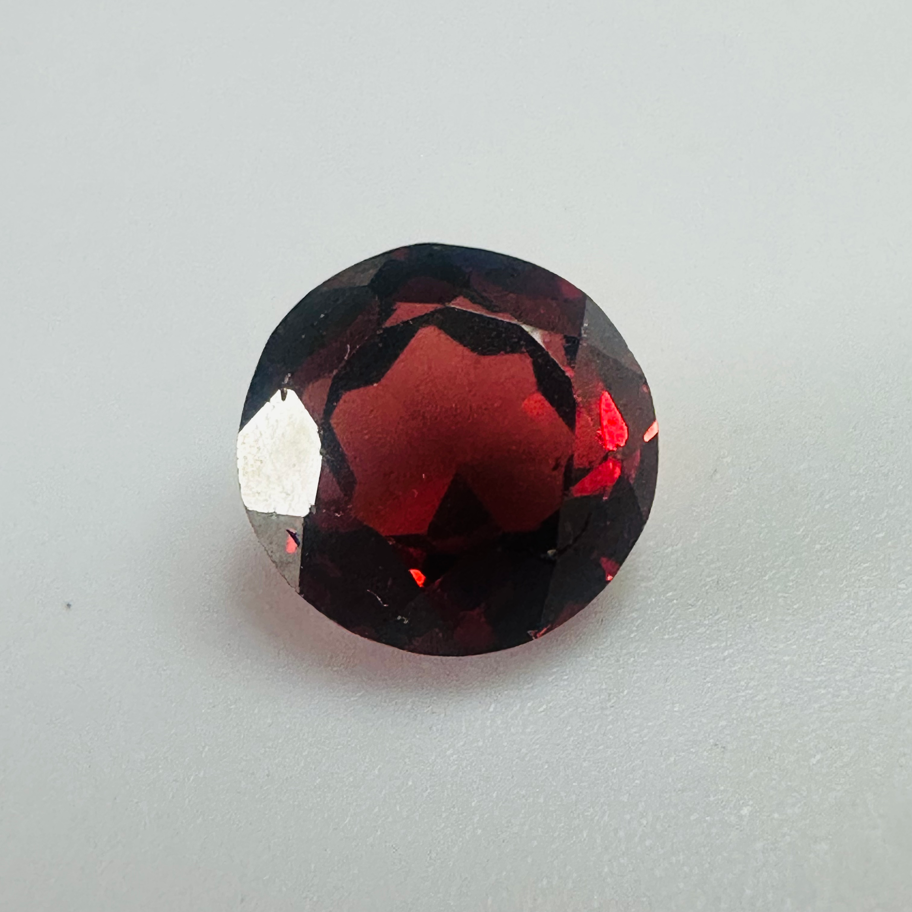 GARNET  ROUND 7.1MM  1.73CTS  RED image 0