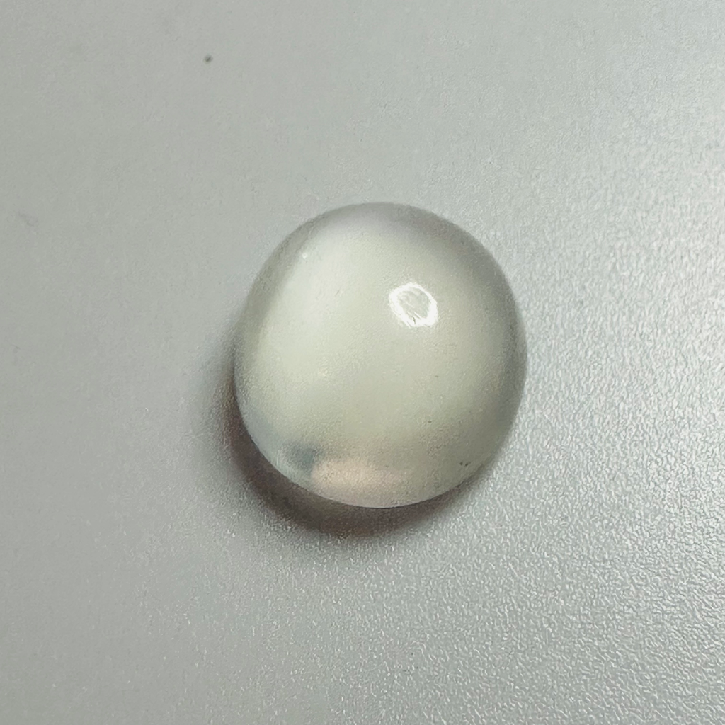 Moonstone  white moon oval 13x11mm  5.76cts image 3
