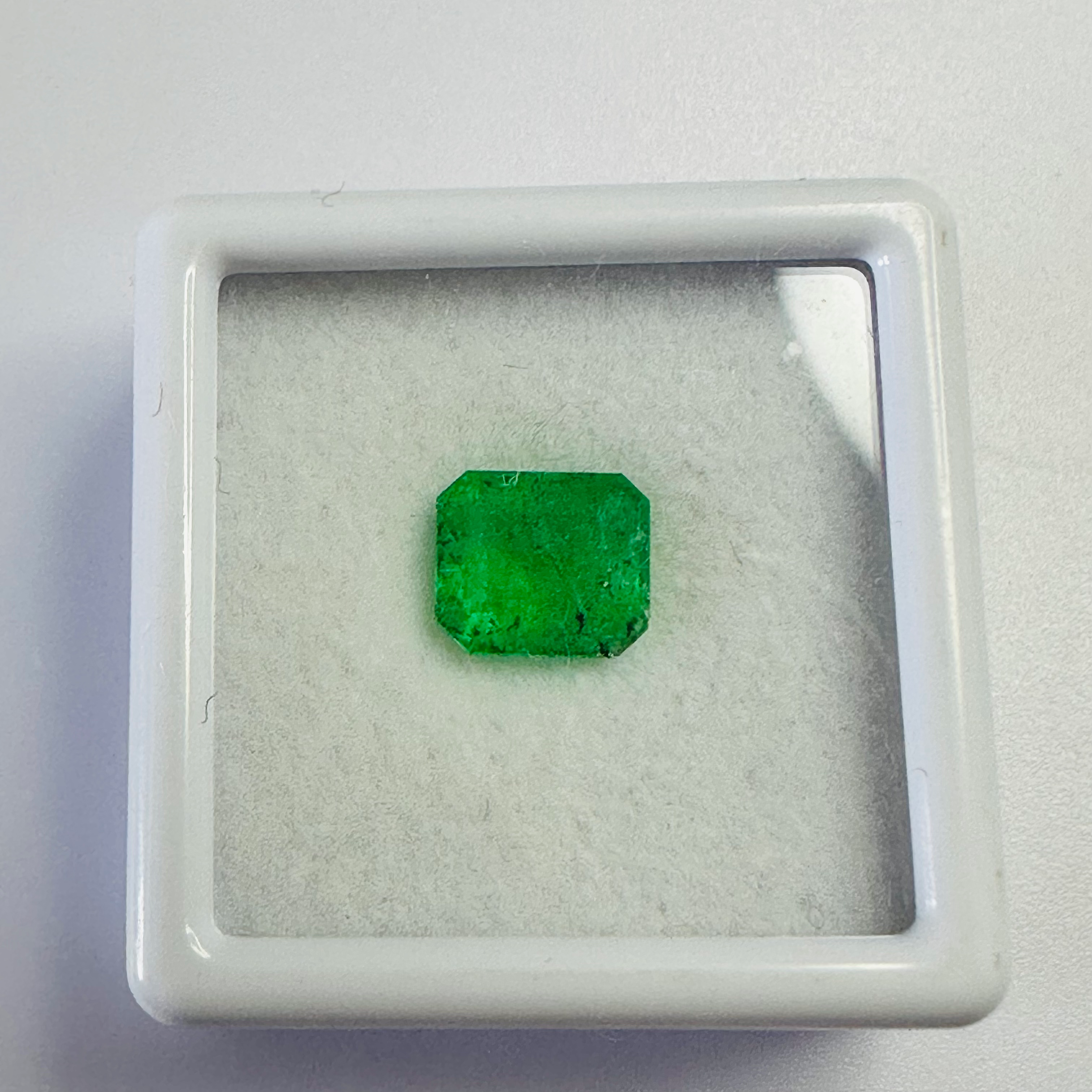 EMERALD EMERALD CUT 7.4MM X 6.5MM  1.57CTS image 2